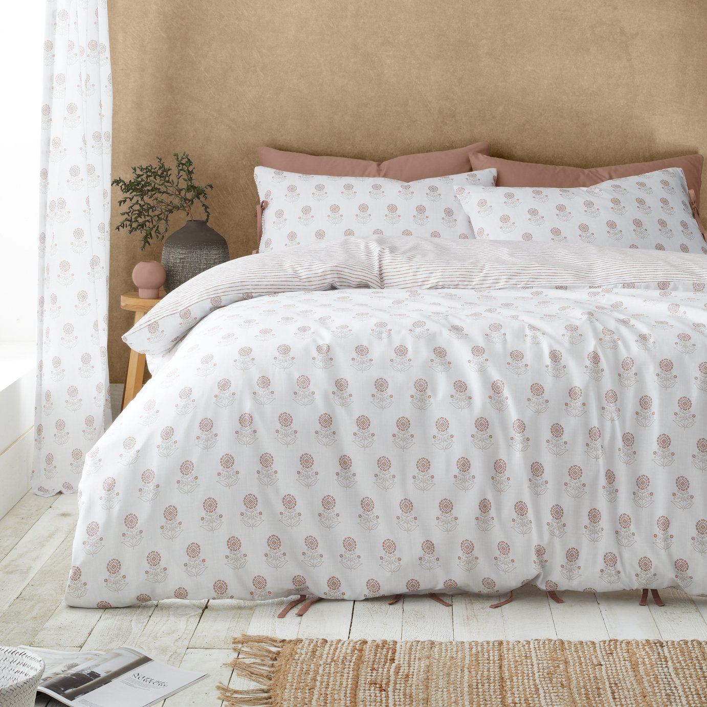Pineapple Elephant Woodblock Floral White Bedding Set