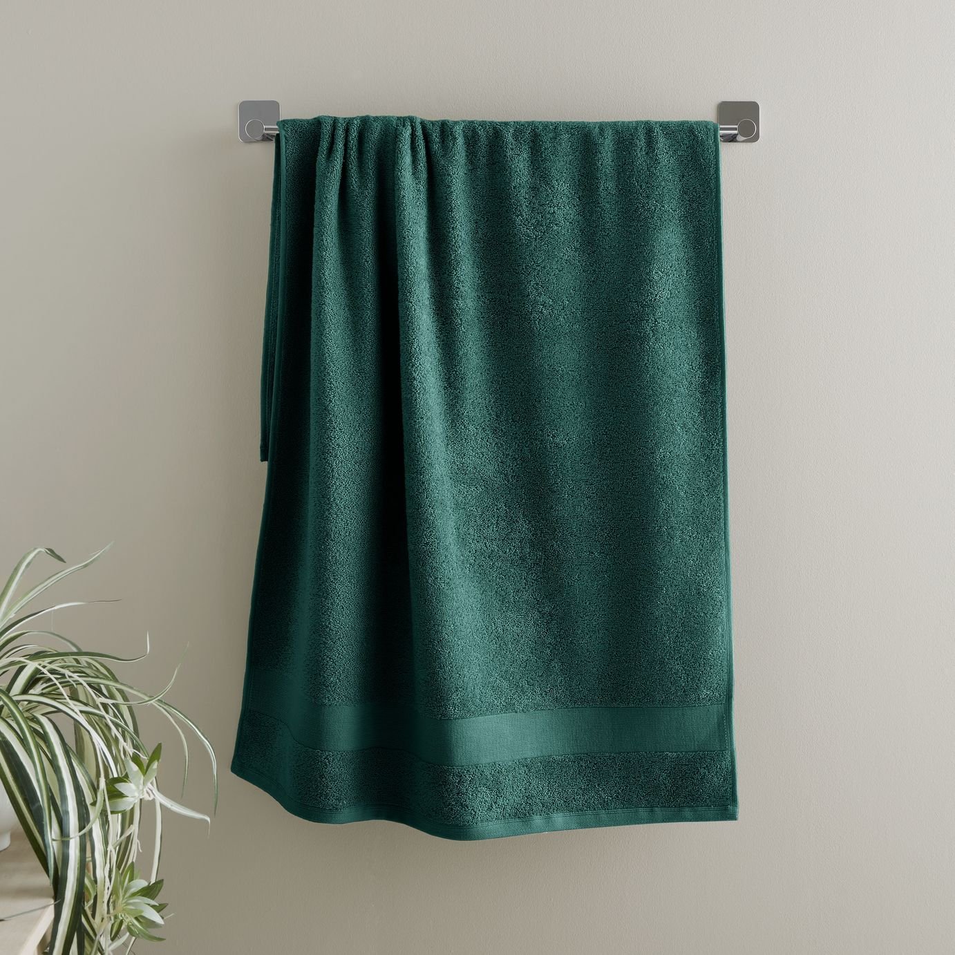 Catherine Lansfield Anti Bacterial Bath Towel