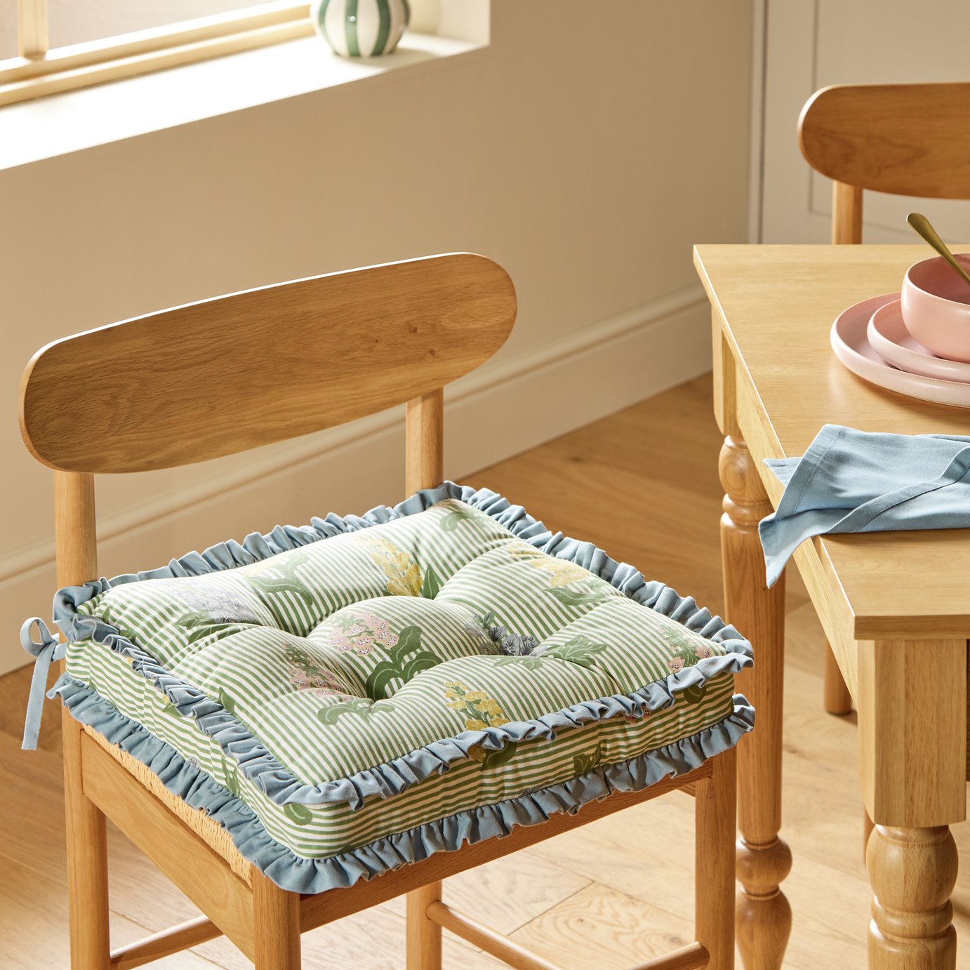 Argos Home Summer Fair Green Cushion Pads 2 Pack - 40x40cm