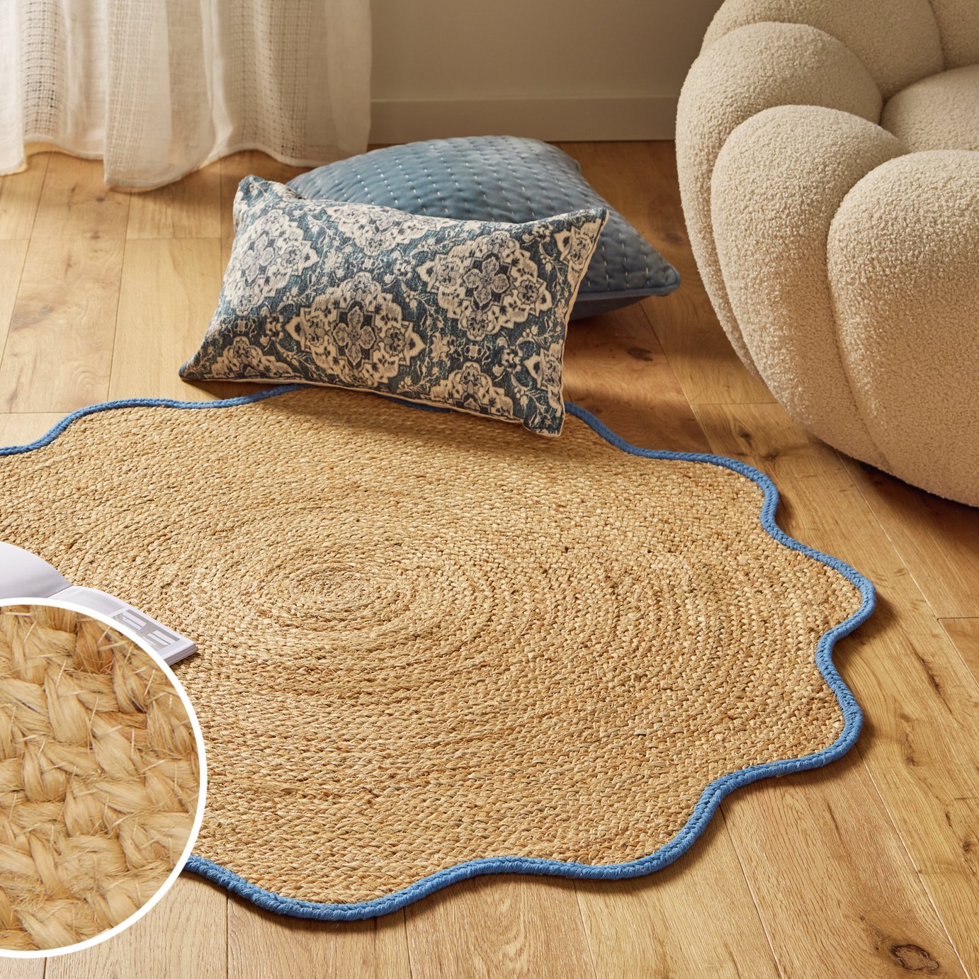 Argos Home Wiggle Shaped Blue Border Jute Flatweave Rug - 100cm