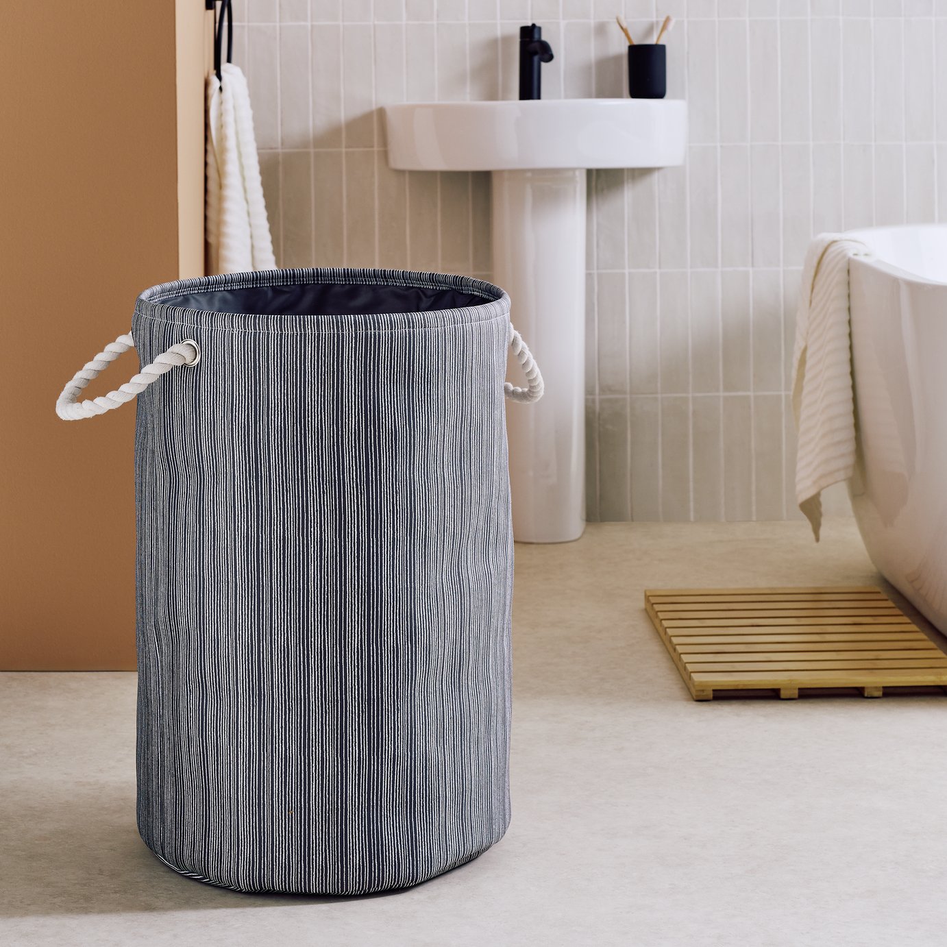 Argos Home 60L Stockholm Stripe Laundry Bag with Handles - Grey 