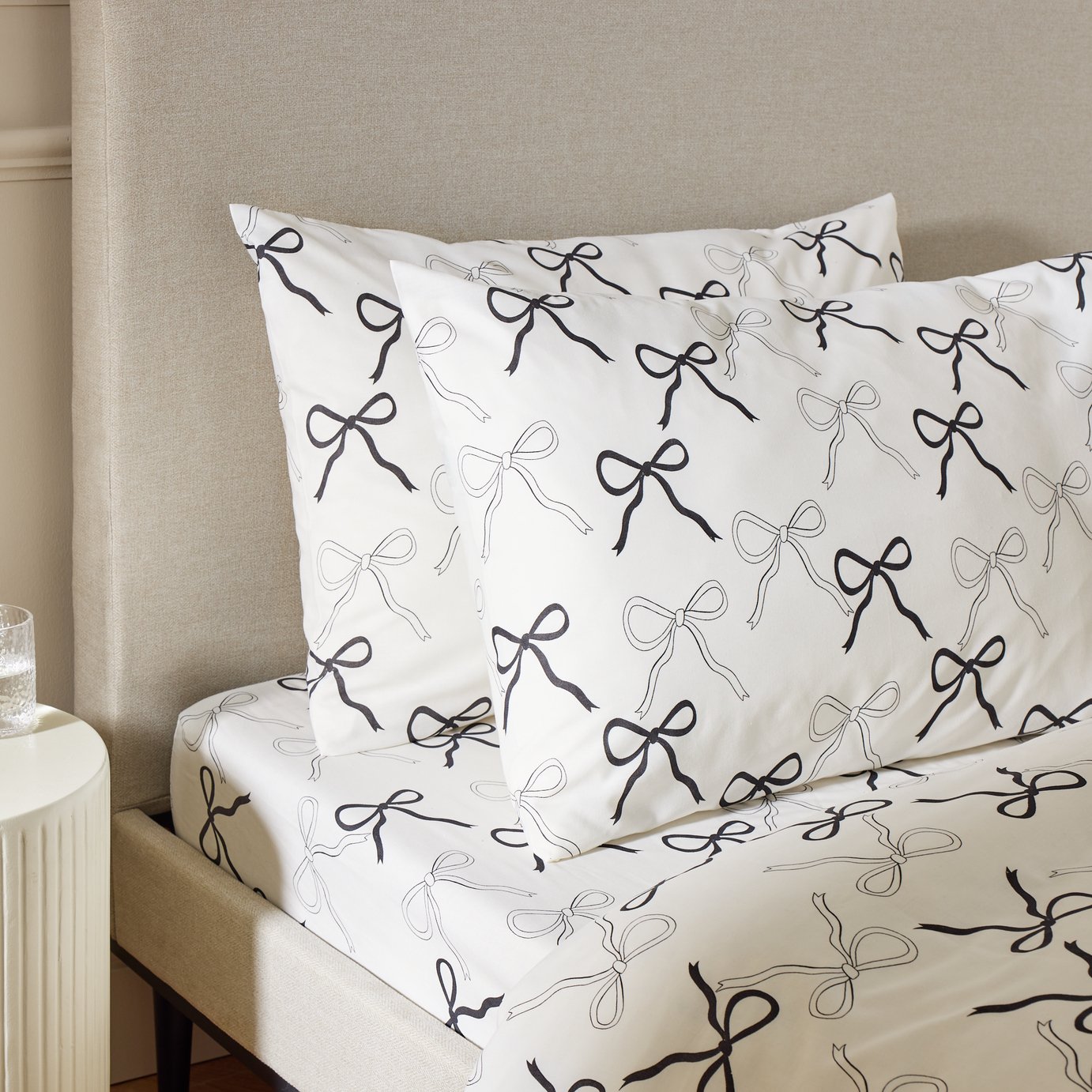 Argos Home Mono Bow White Pillowcase Pair
