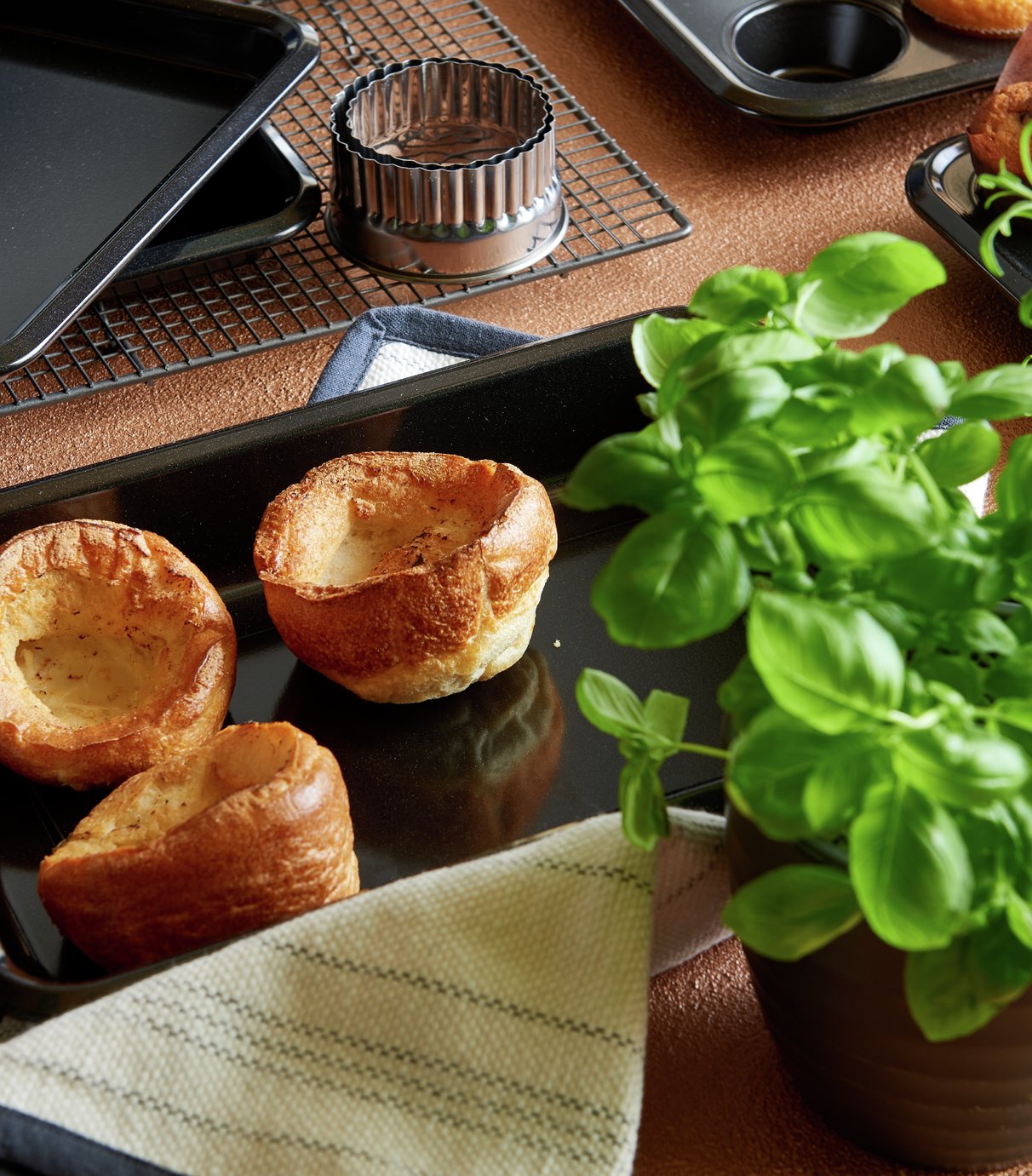 Habitat Roasting Tin with Pouring Lip