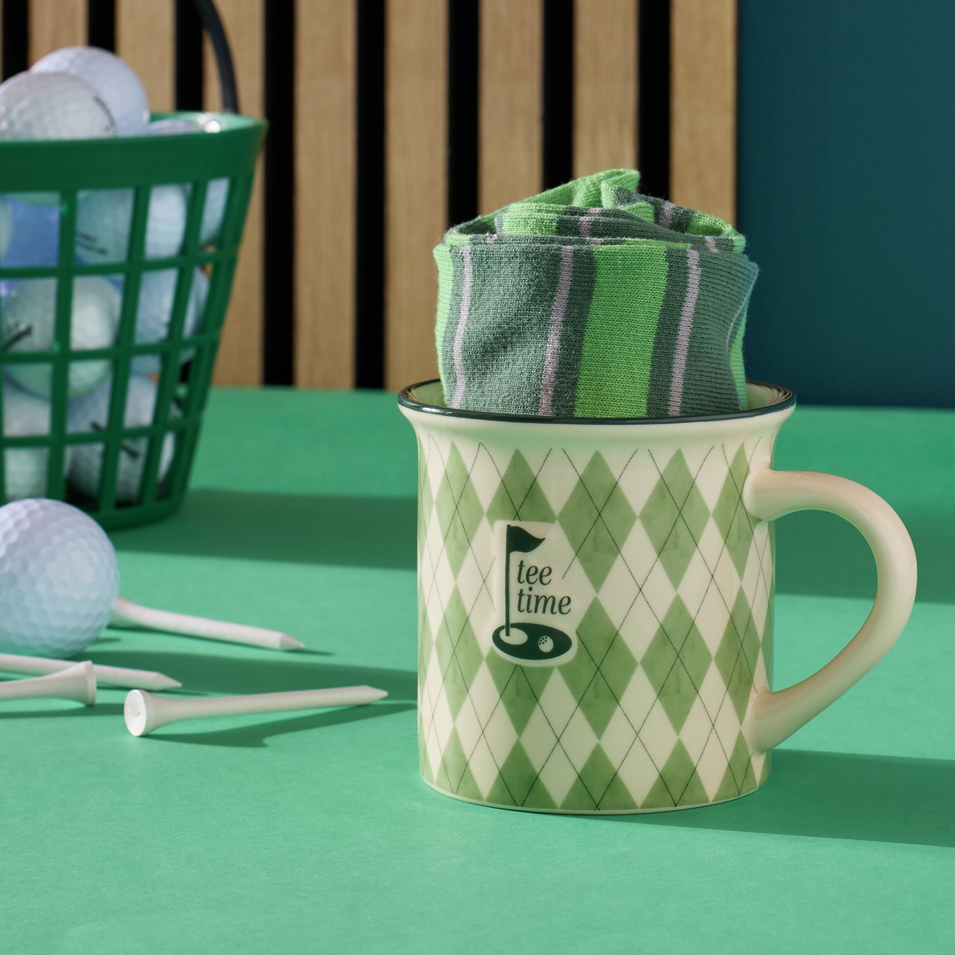 Argos Home Green Argyle Pattern Tee Time Stoneware Mug and Pair of Socks Set