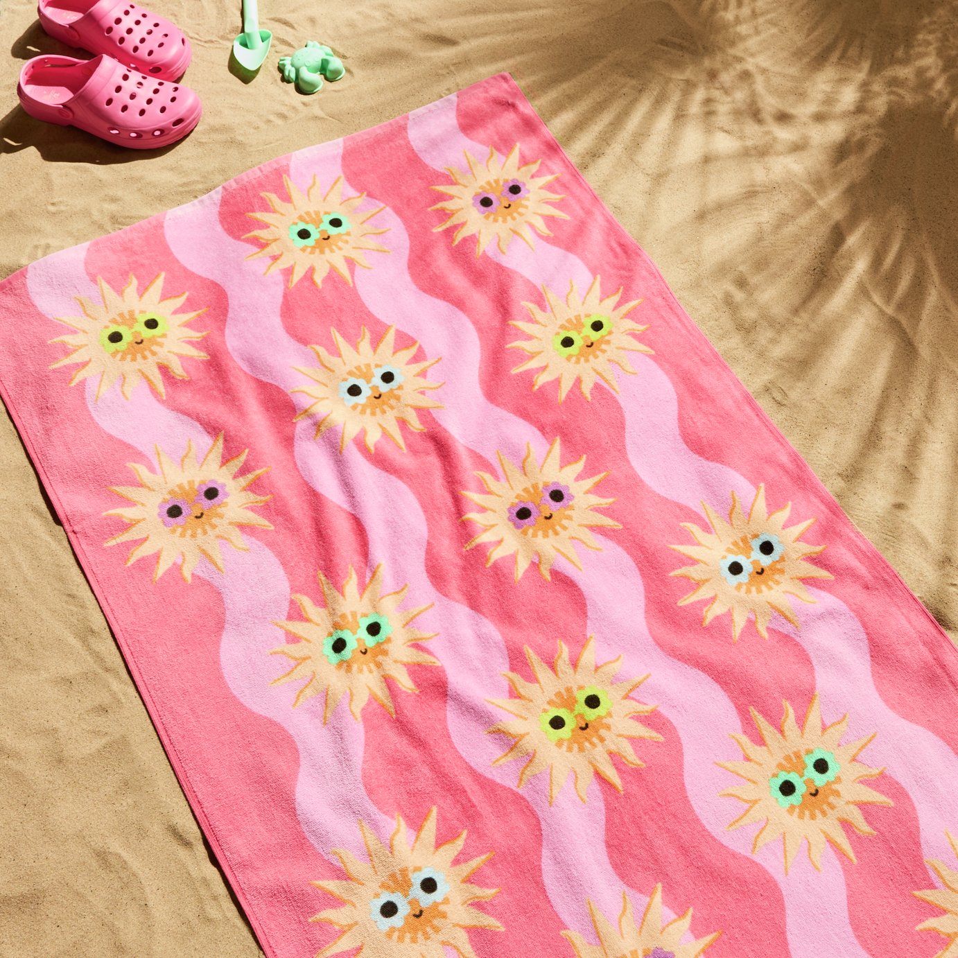 Argos Home Sunshine Wave Kids Beach Towel - Pink