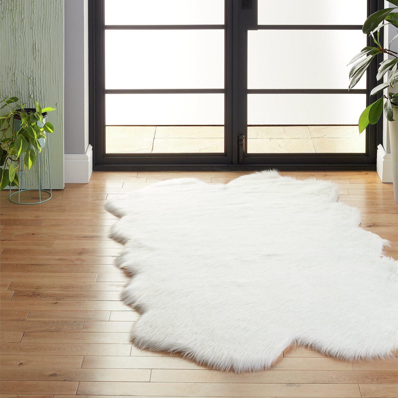 Habitat Sheepskin Faux Fur White Shaggy Rug - 110x180cm
