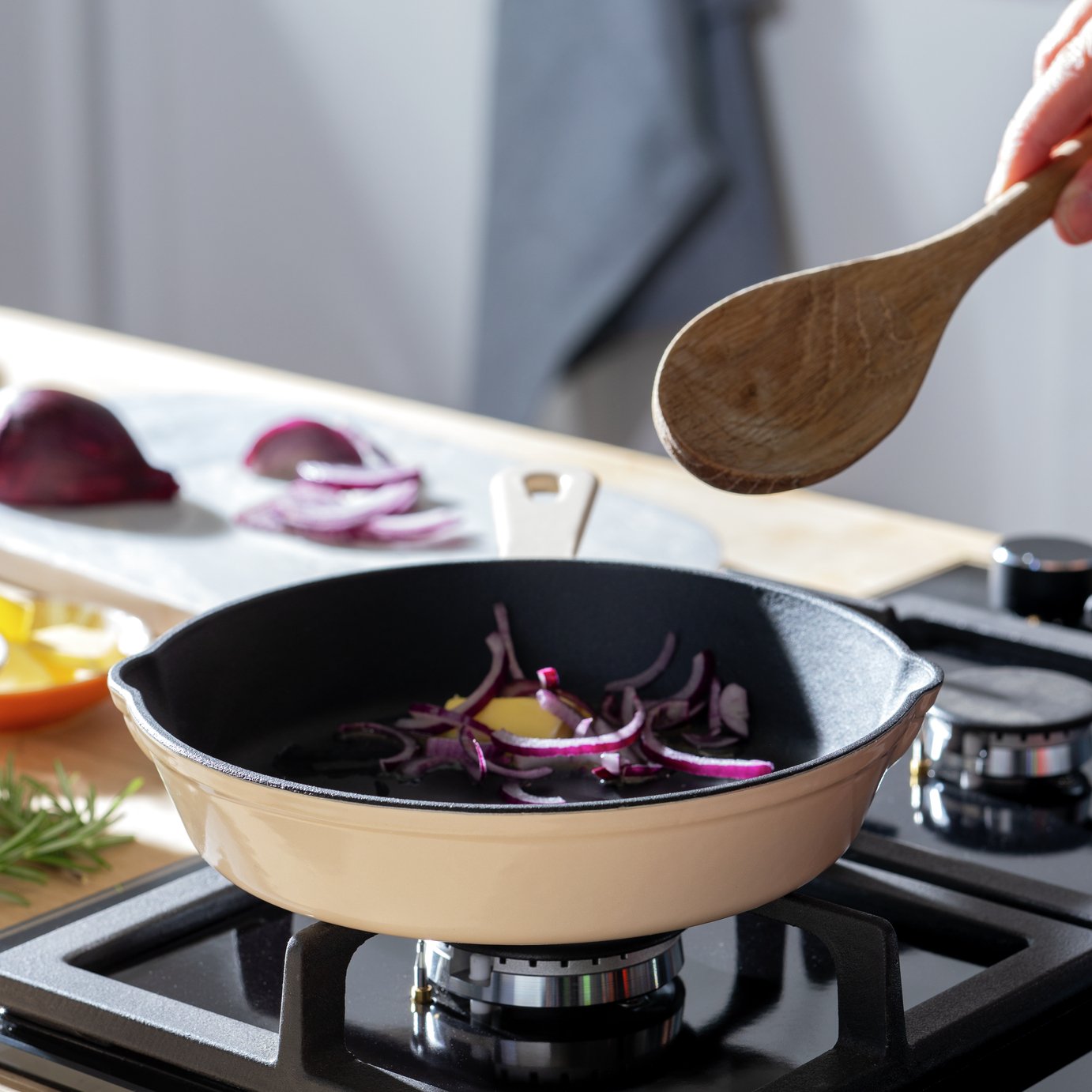 Habitat 19.5 cm Cast Iron Frying Pan - Cream