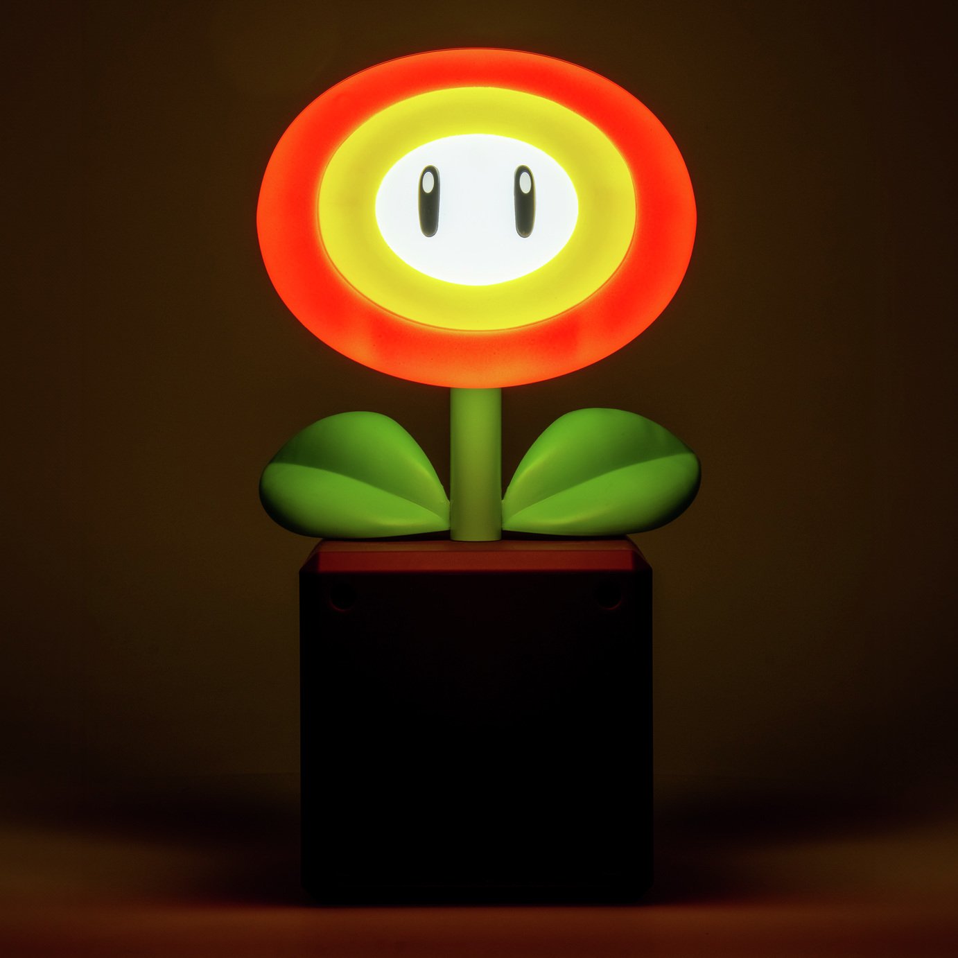  Super Mario Fire Flower LED Novelty Light - Multicoloured