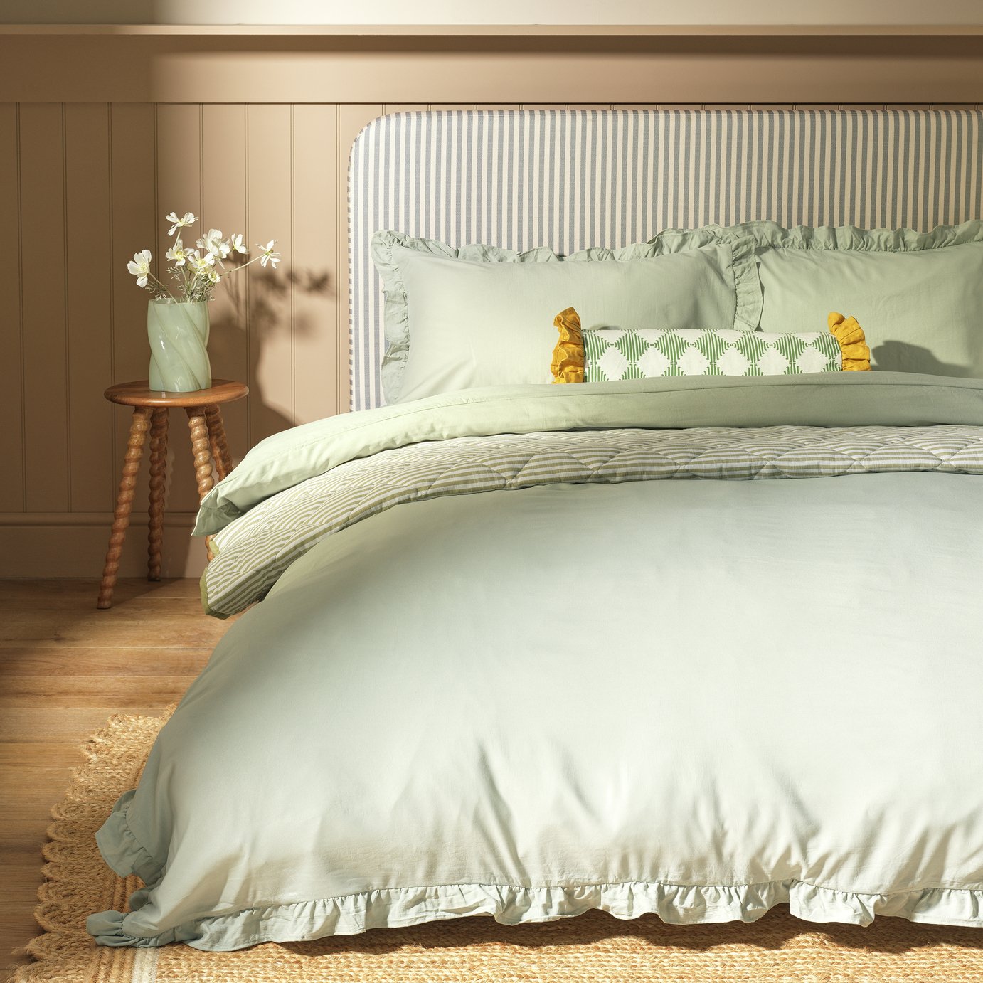 Argos Home Ruffle Trim Sage Bedding Set - Double