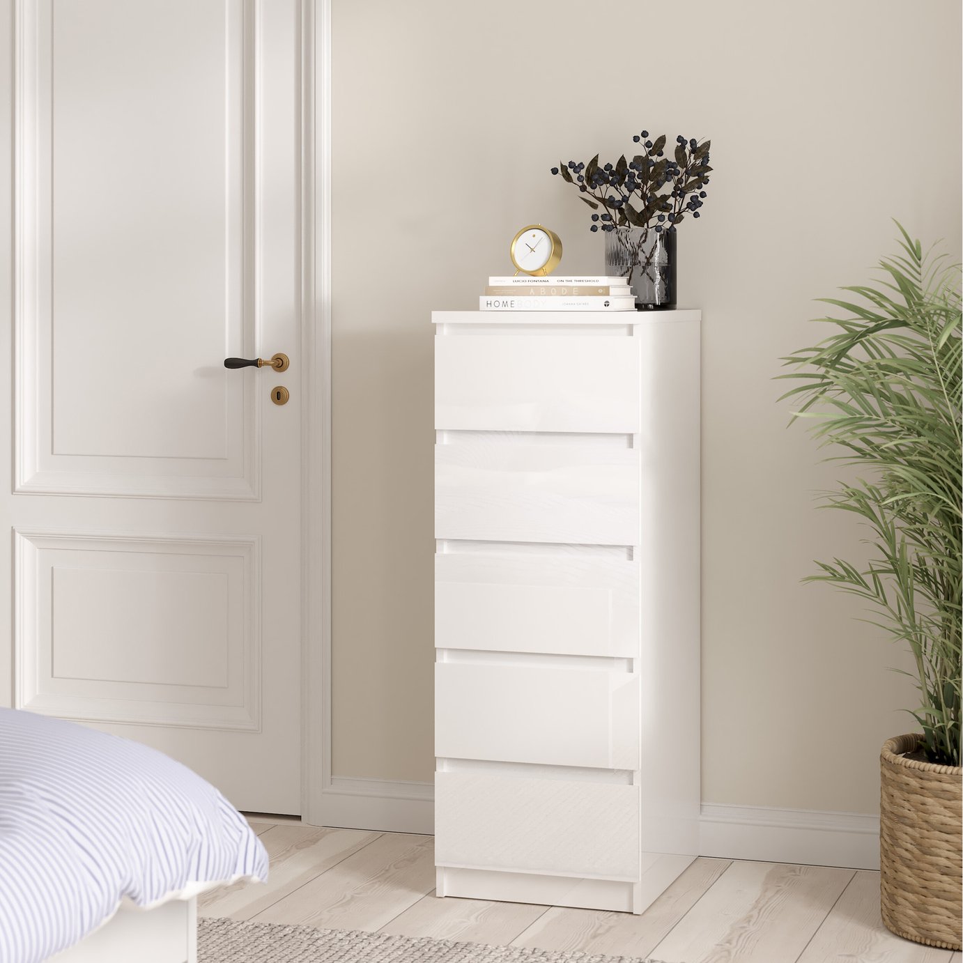 Furniture To Go Naia 5 Drawers Chest - White