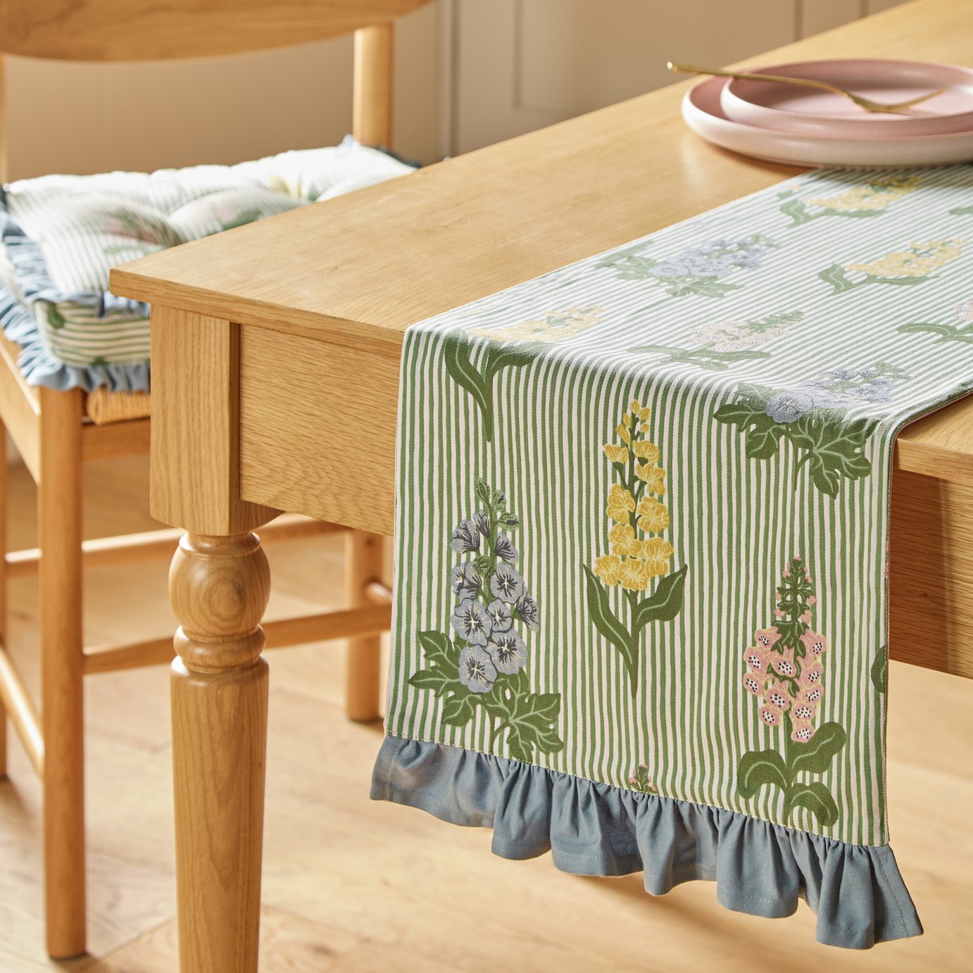 Argos Home Summer Fair Table Runner - Green