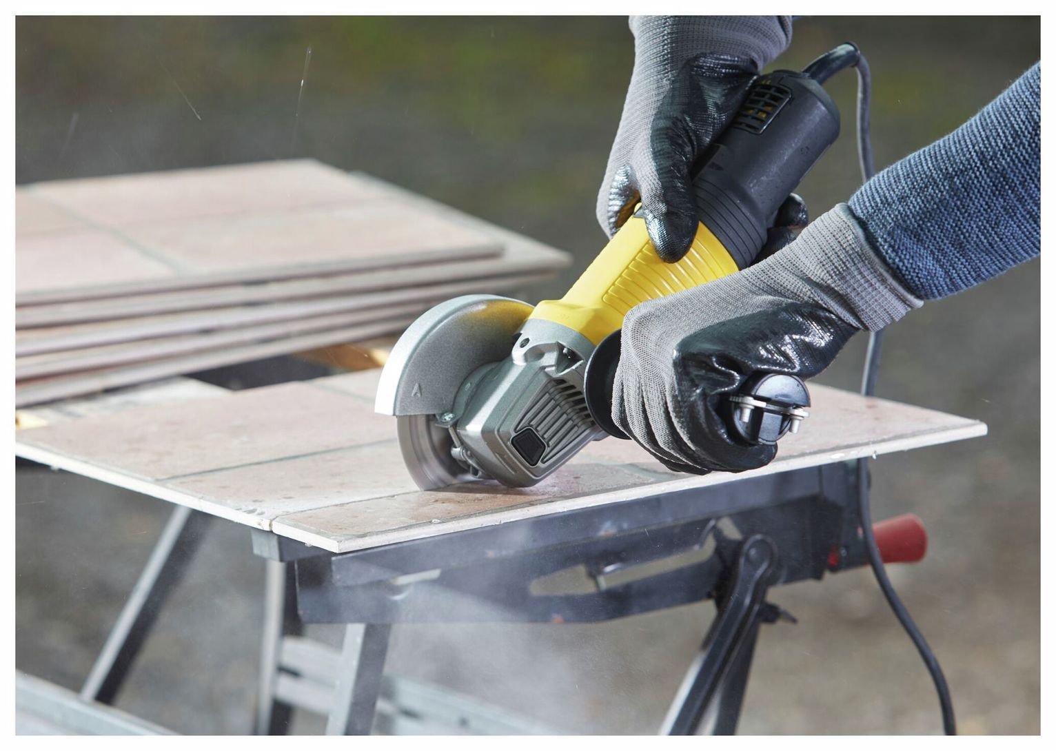 Stanley Fatmax FMEG210K-GB Corded Angle Grinder - 850W