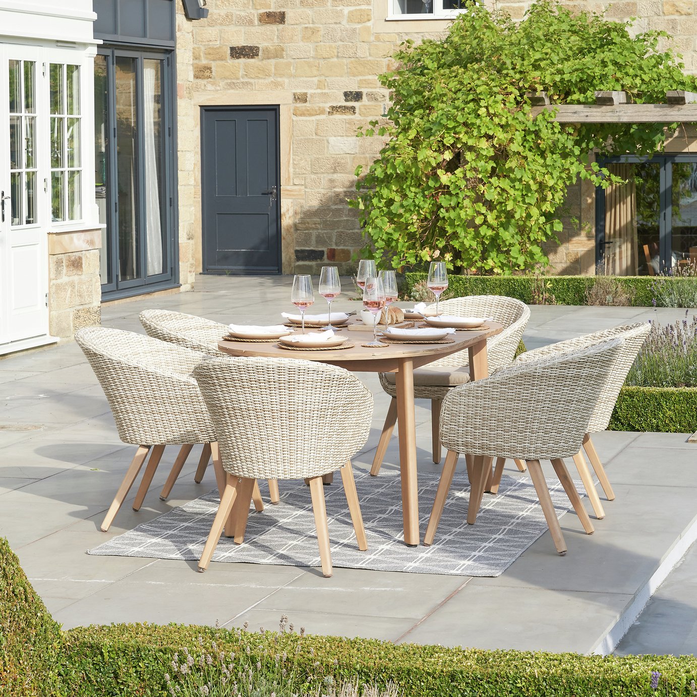 Pacific Cabon Outdoor 6 Seater Dining Set - Natural Wood