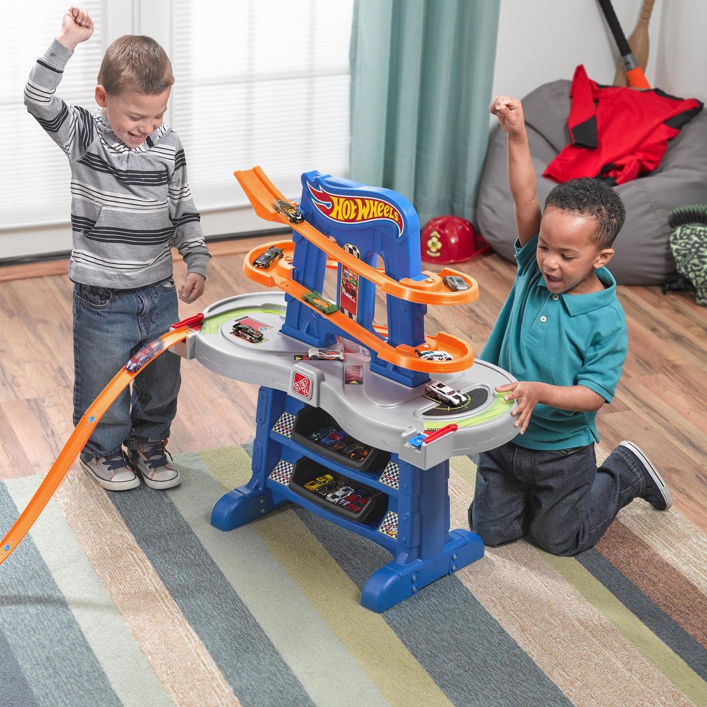 hot wheels car and track table