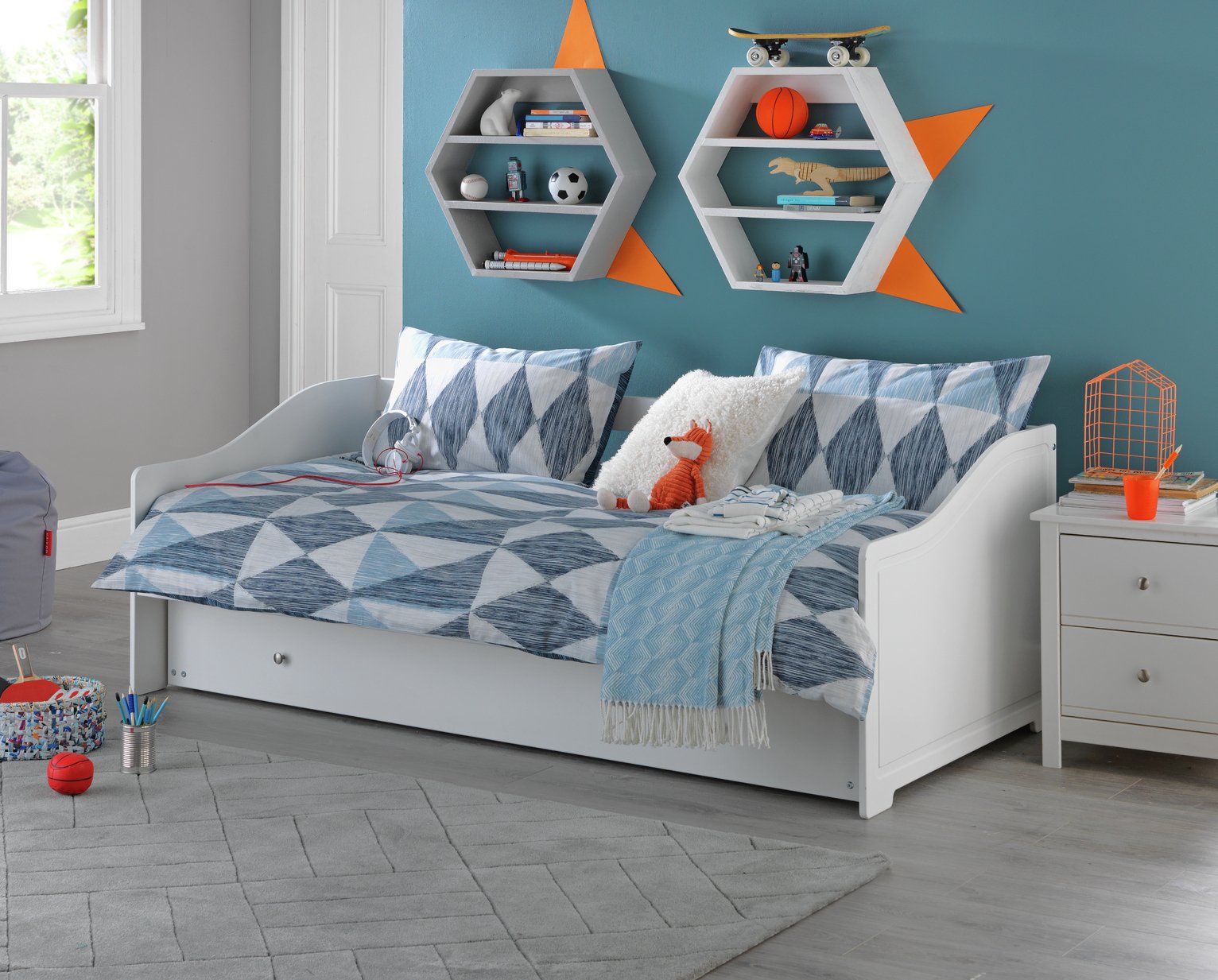 kids white trundle bed