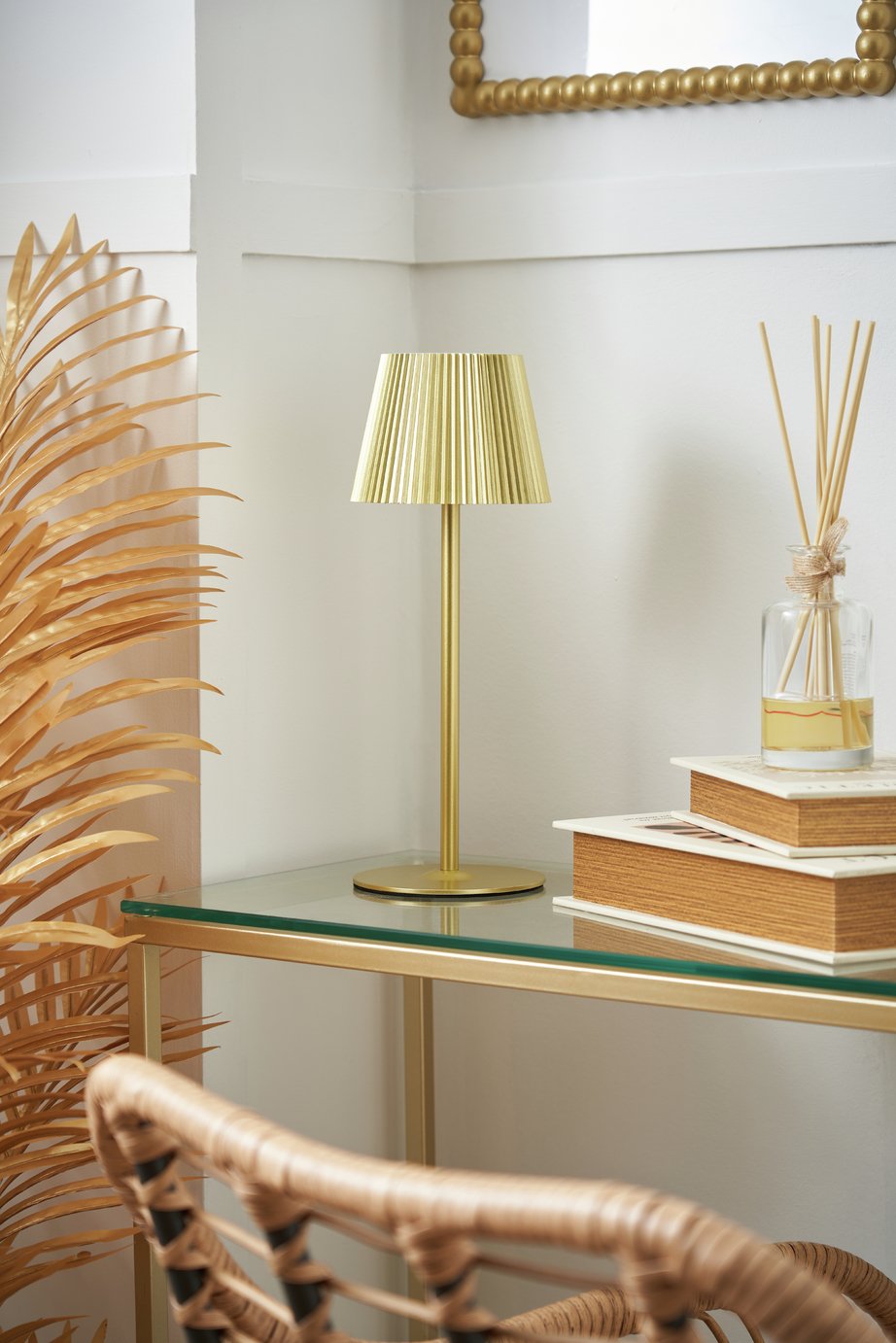 BHS Rechargeable LED Table Lamp - Gold