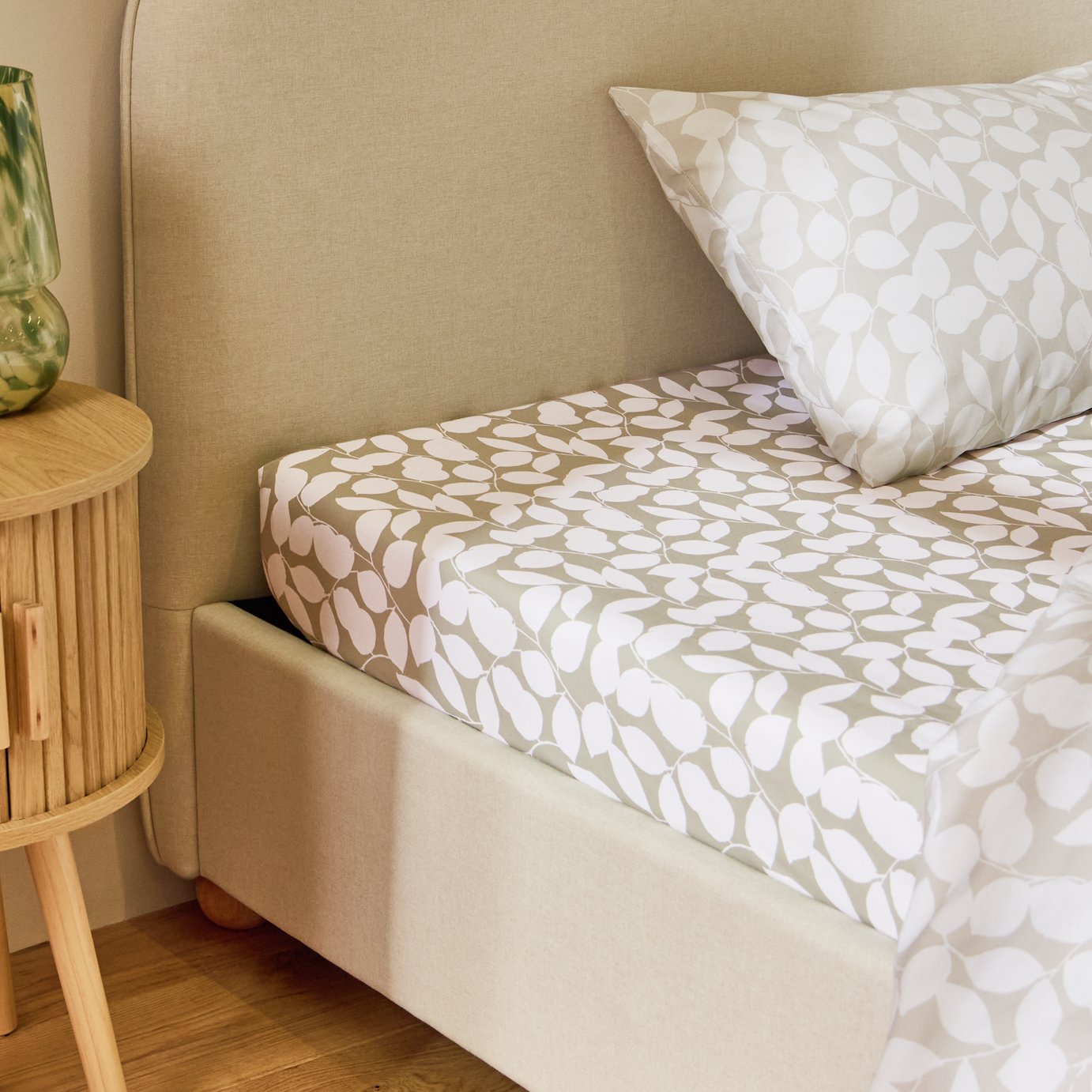 Argos Home Polycotton Floral Leaf Natural Fitted Sheet - King size