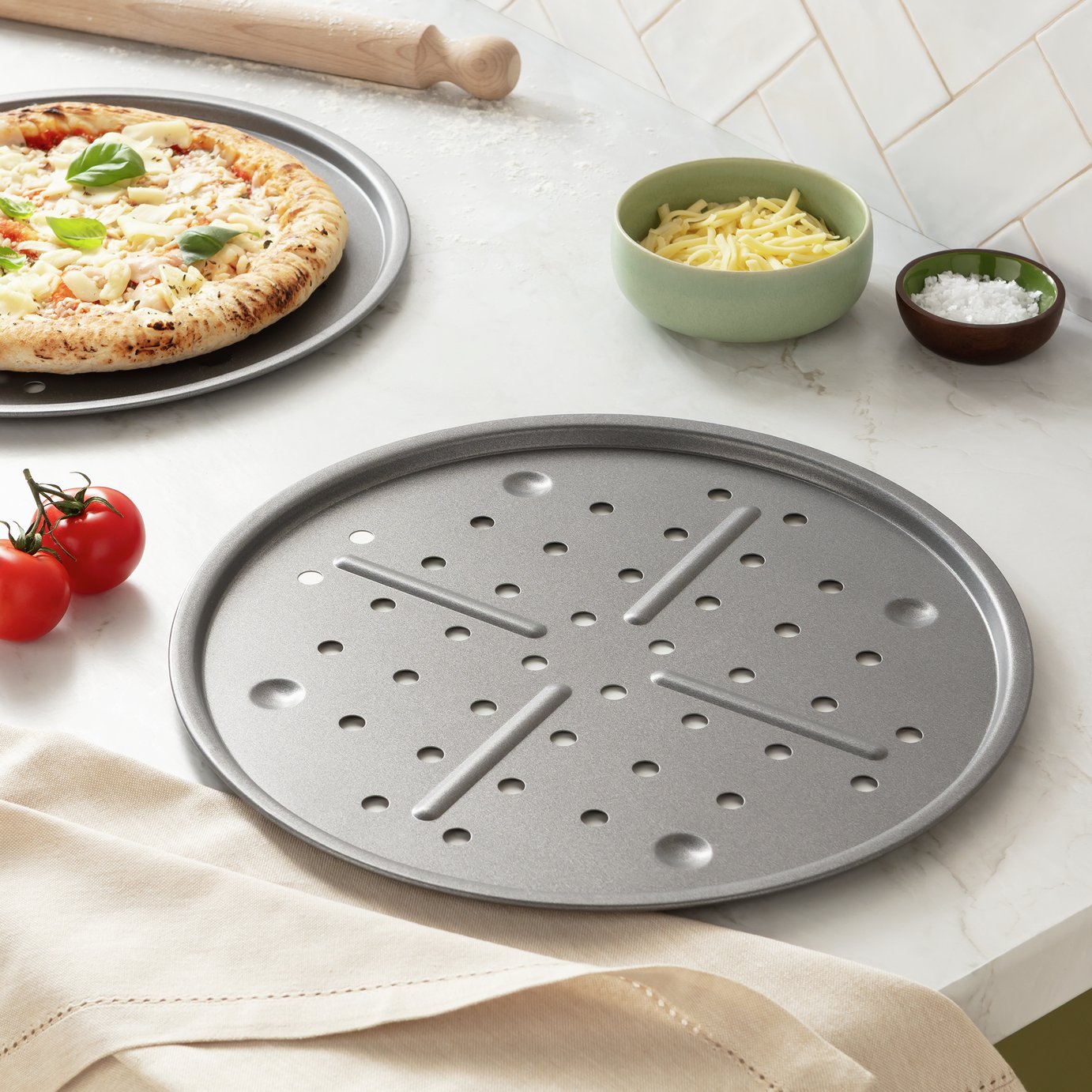 Argos Home 33cm Steel Pizza Tray - 2 Piece
