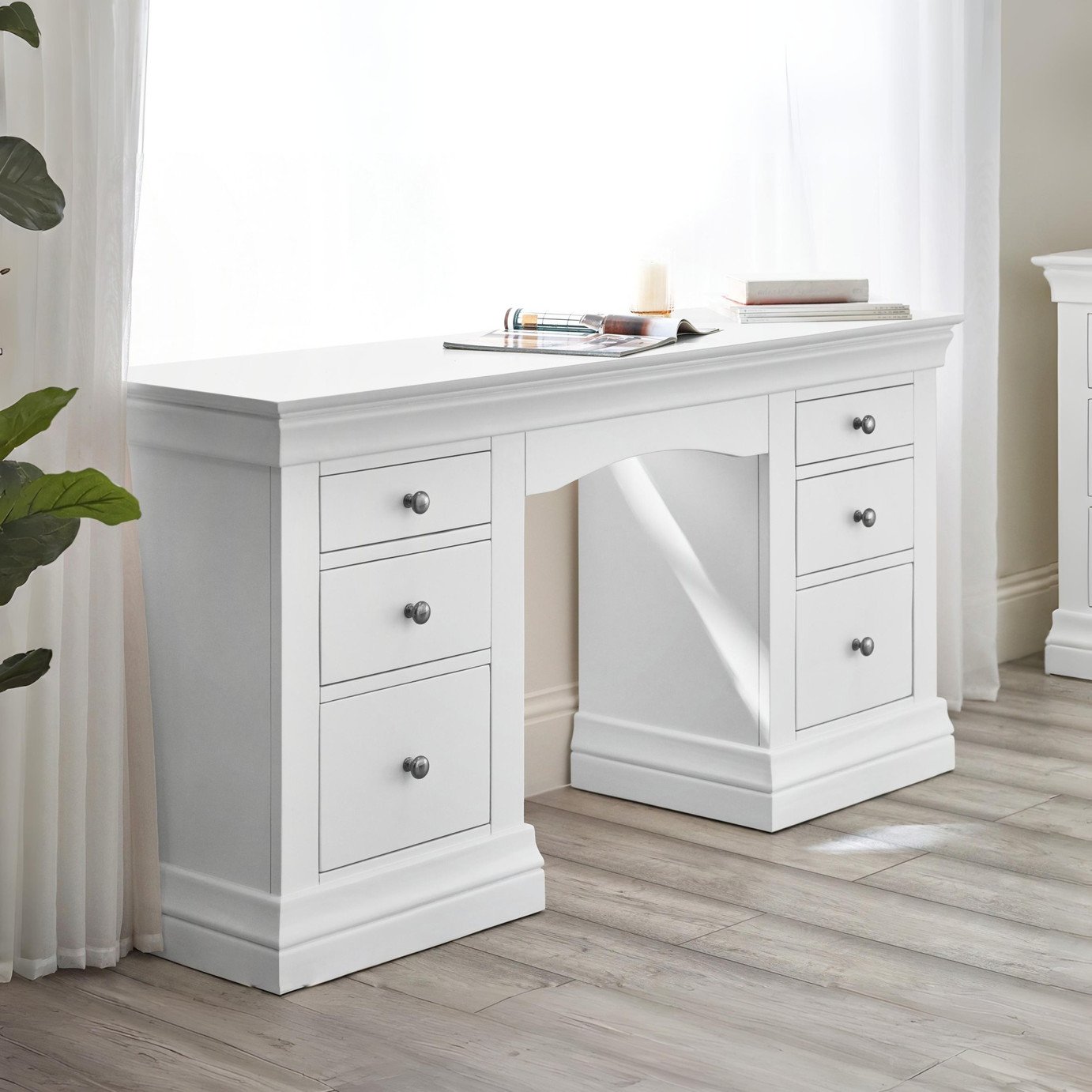 Julian Bowen Clermont 6 Drawer Dressing Table - White