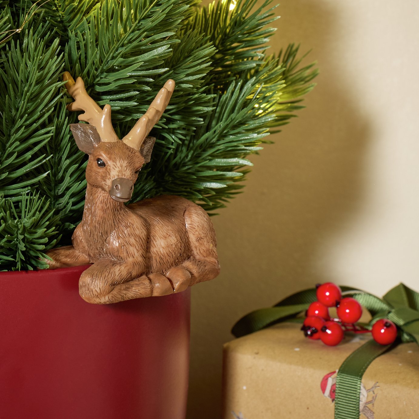 Argos Home Resin Pot Hanger Deer Figurine