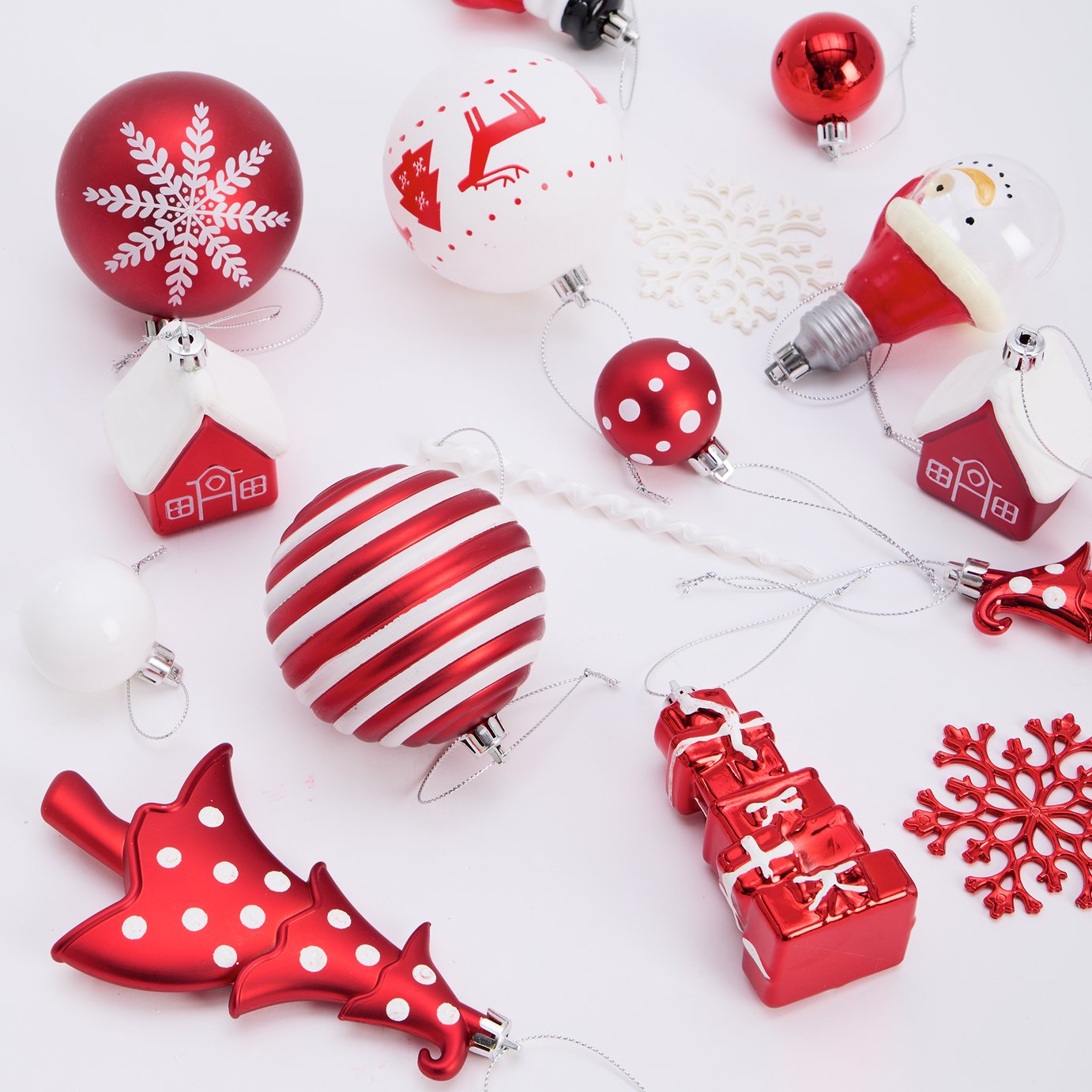 Argos Home Assorted Christmas Red and White Christmas Bauble - Pack of 70