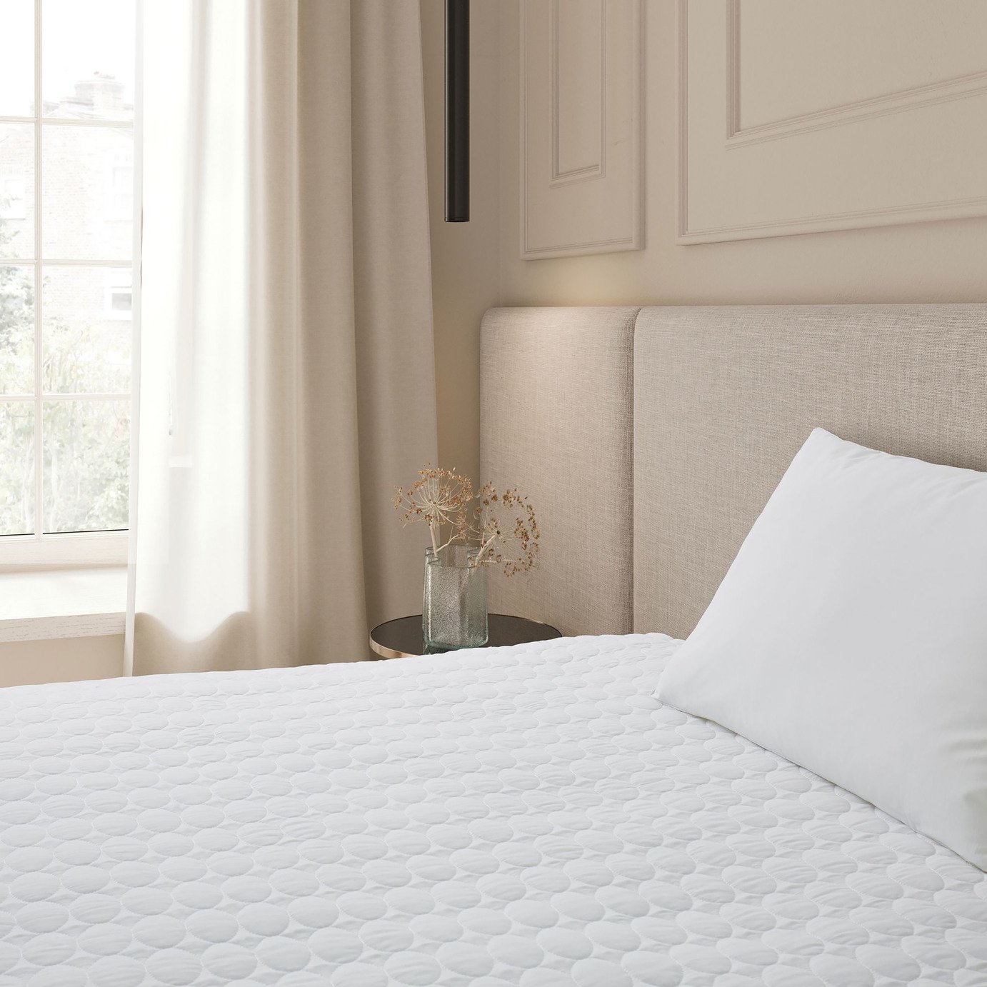 The Fine Bedding Company Quilted Luxury Mattress Protector - Single