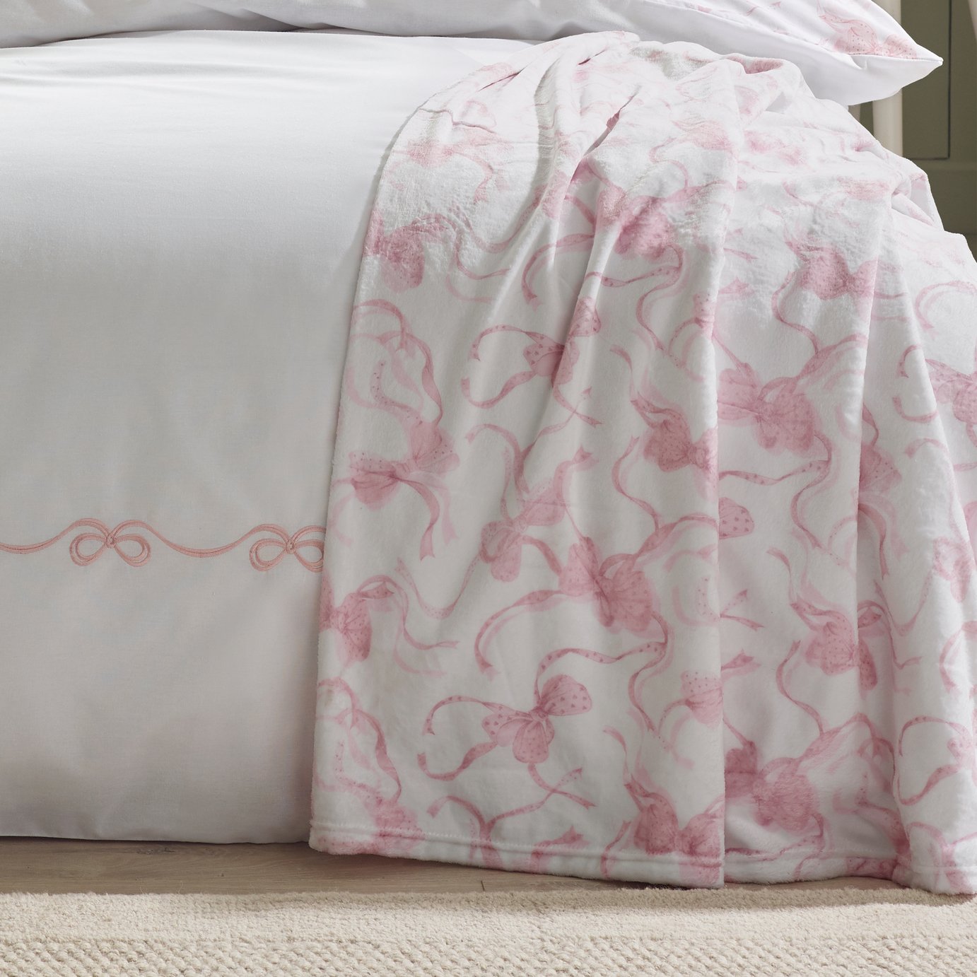Catherine Lansfield Bow Throw - White & Pink - 240x200cm
