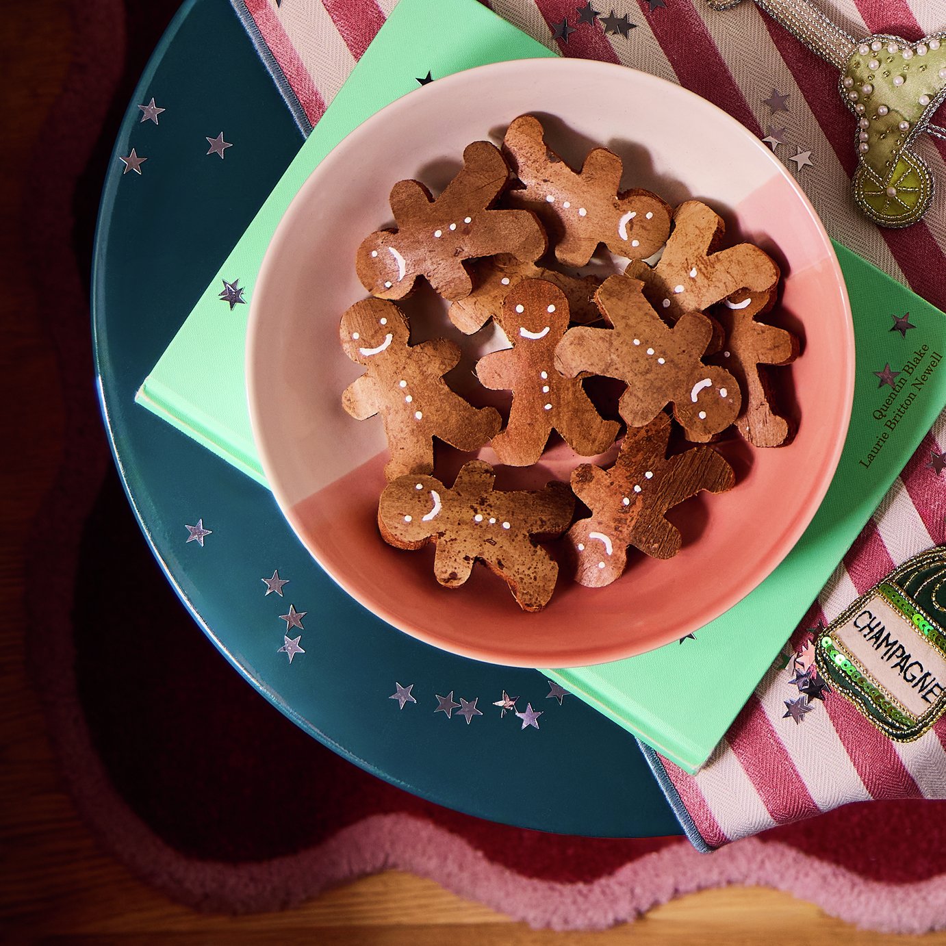 Habitat Gingerbread Shape Bowl Filler