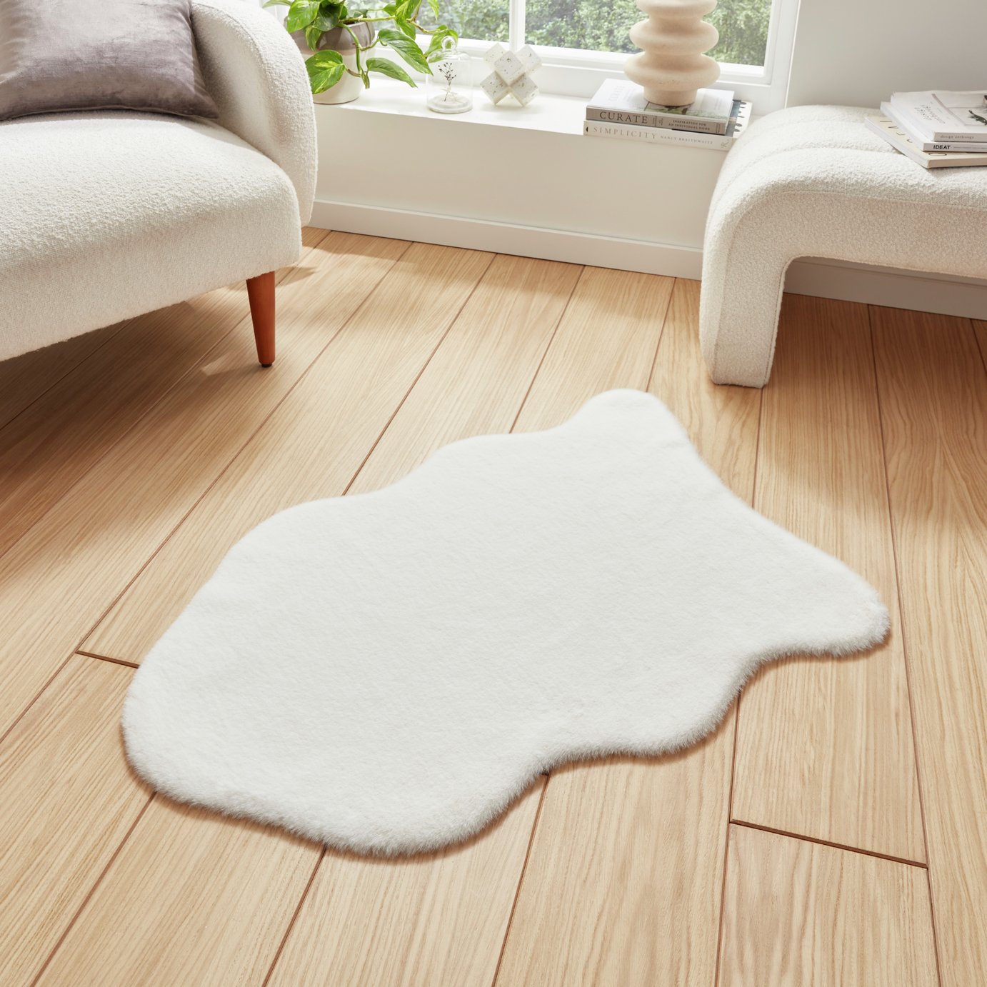 Think Rugs Supersoft Faux Fur Ivory Single Pelt Rug -58x90cm