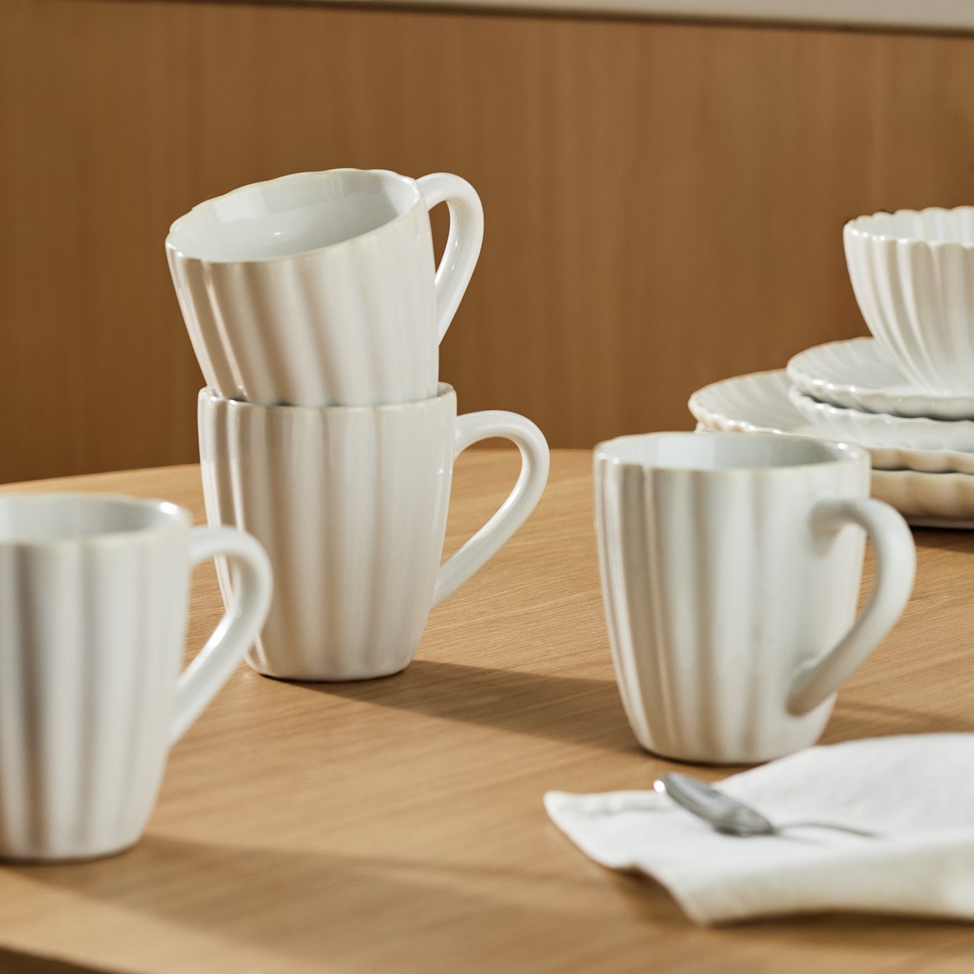 Argos Home Set of 4 Scalloped Stoneware Mugs - Cream