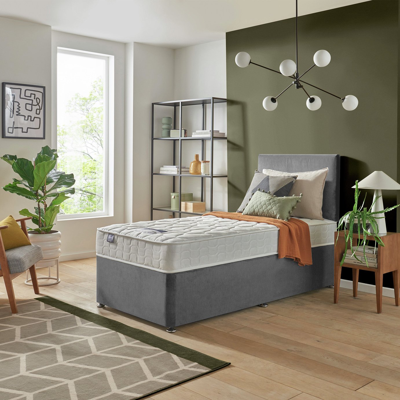 Silentnight Travis Mattress & Divan Bed Set