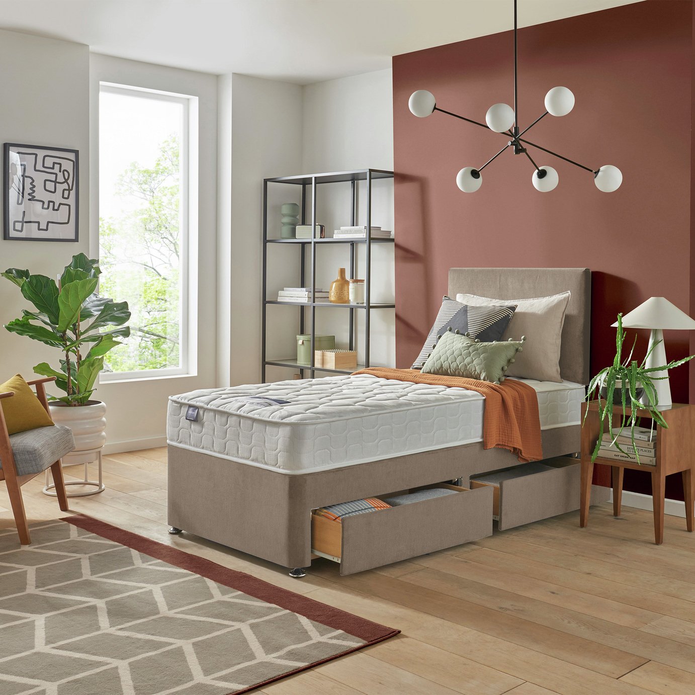 Silentnight Travis Mattress & Divan Bed Set