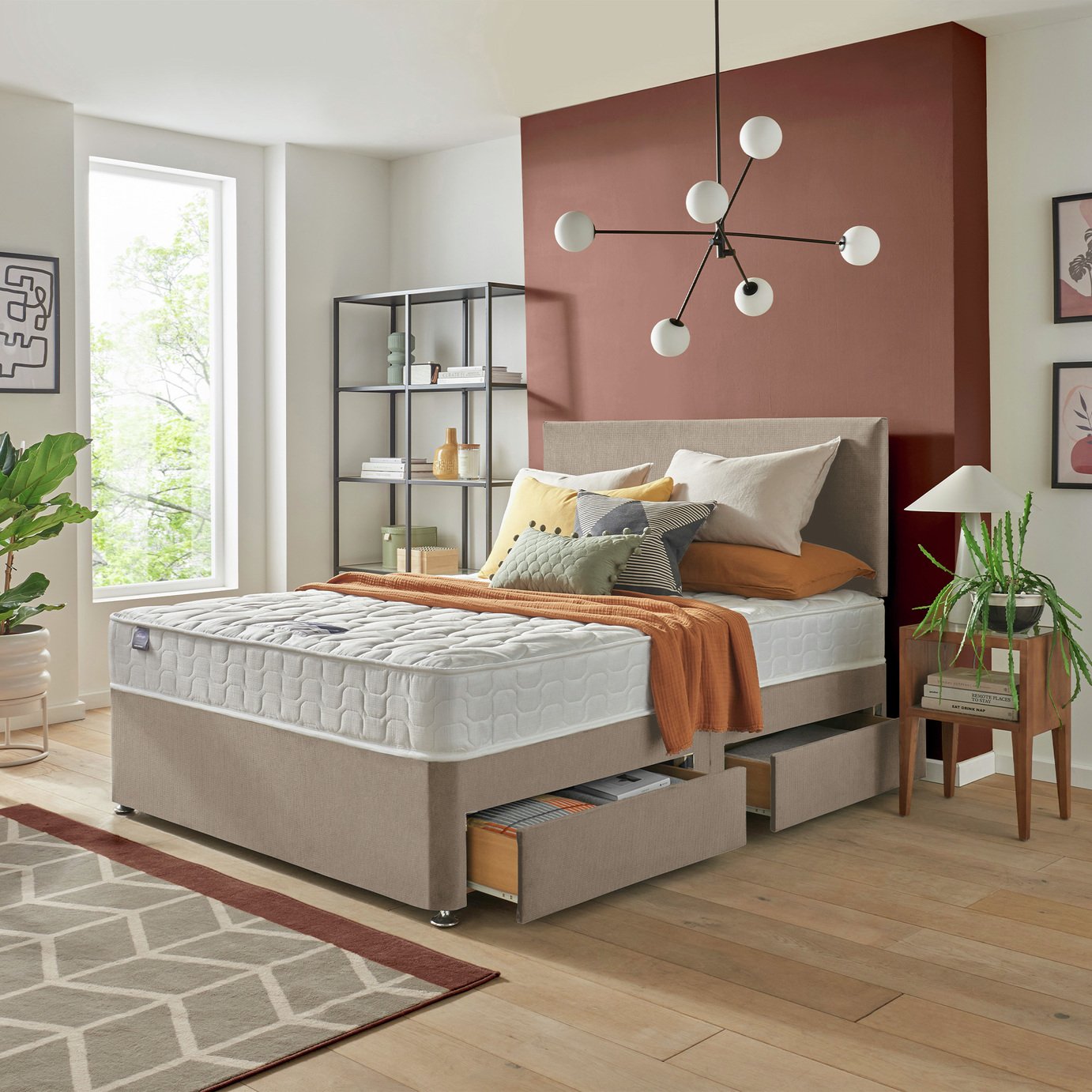 Silentnight Travis Mattress & Divan Bed Set