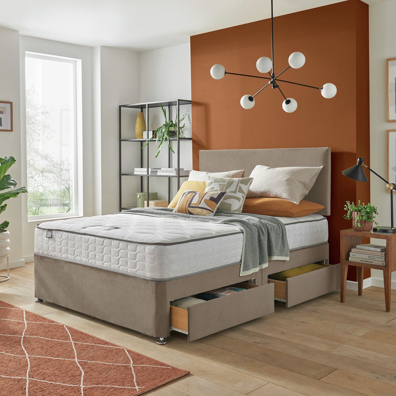 Silentnight Middleton Comfort Pocket Double 4 Drawer Divan Bed - Sandstone