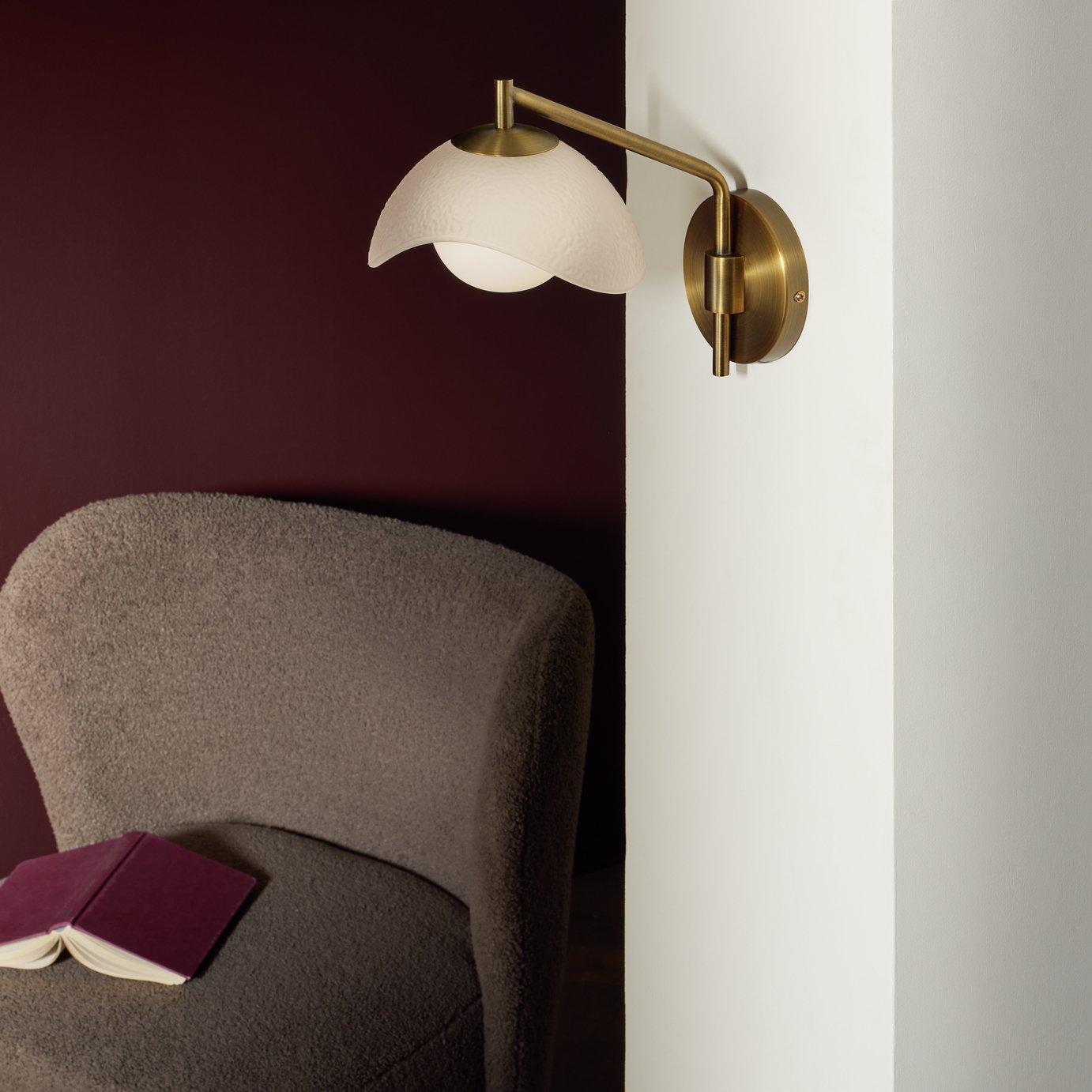 Habitat Arti Textured Glass Wall Light - Brass