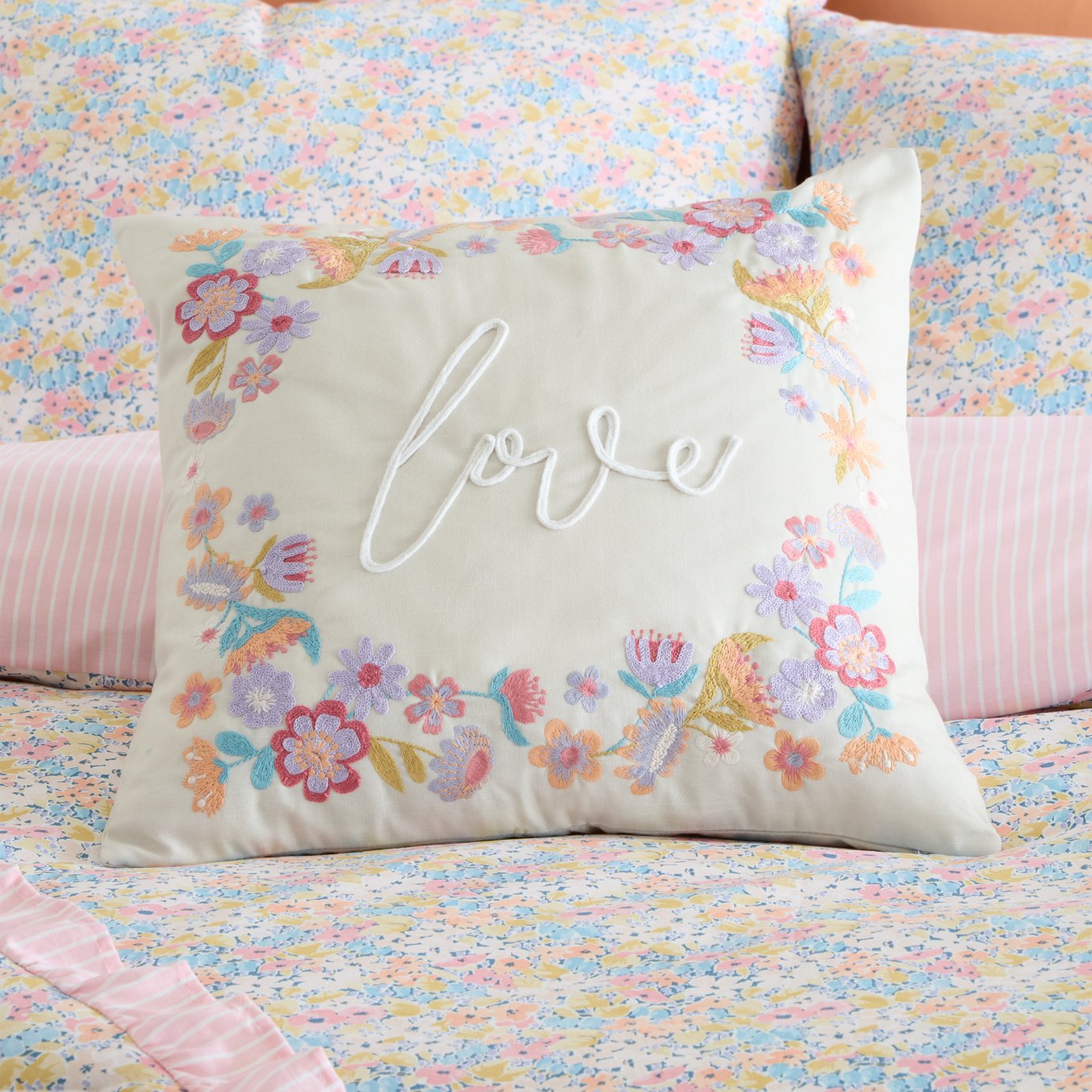 Catherine Lansfield Love Cushion Natural - 45x45cm