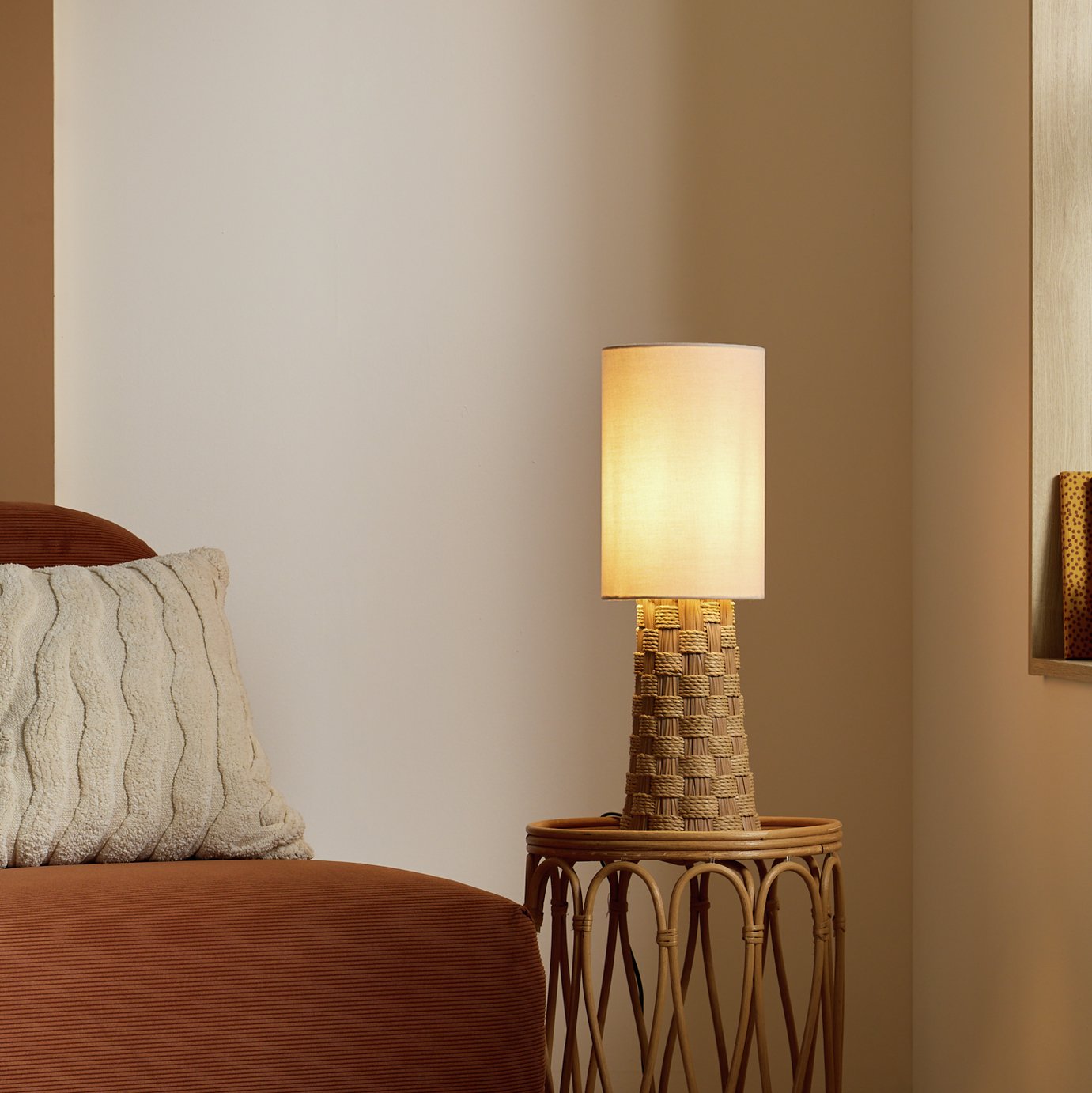 Argos Home Rorla Seagrass Woven Midi Table Lamp - Light brown