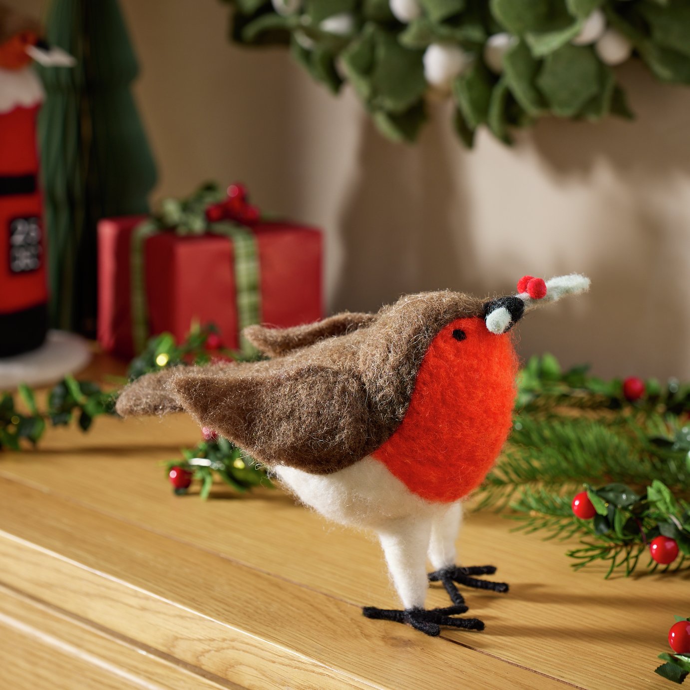 Argos Home Felt Country Robin Standing Table Christmas Ornament