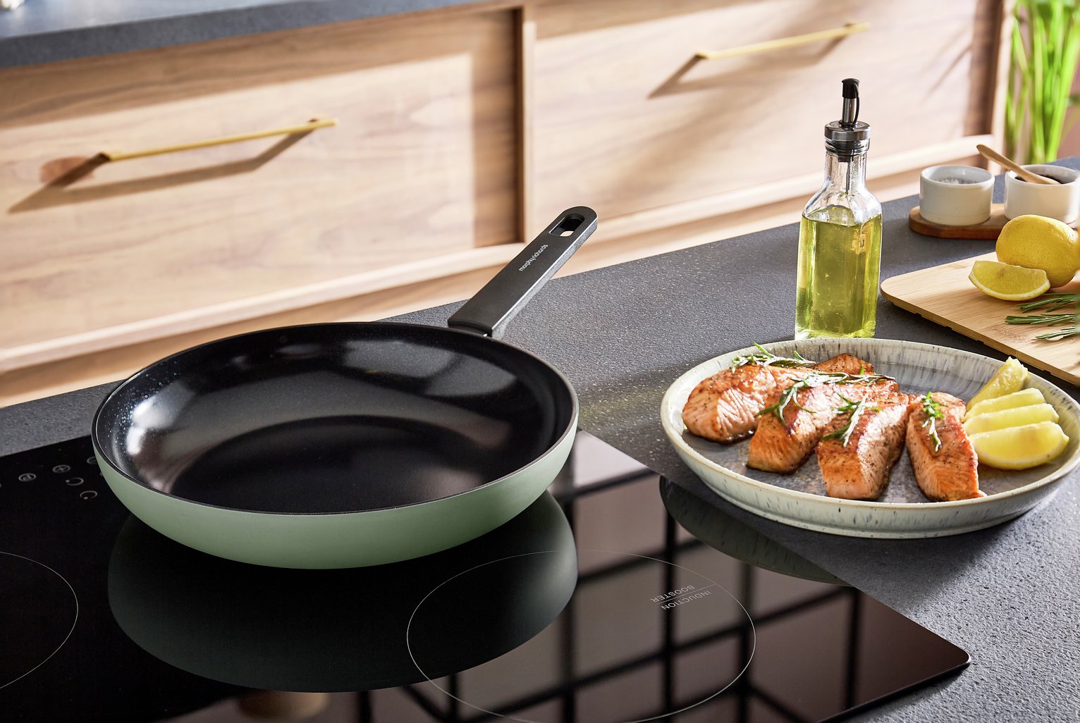 Morphy Richards 28cm Non Stick Aluminium Frying Pan - Green