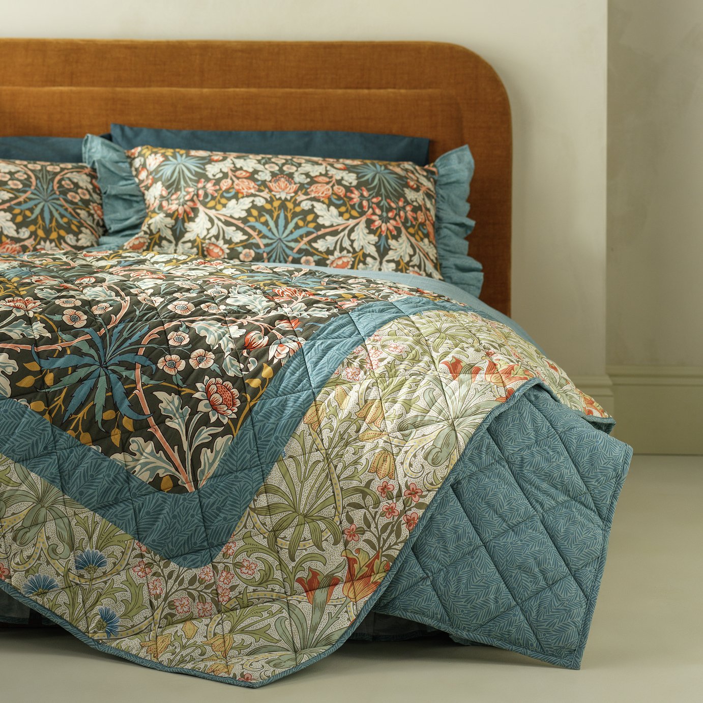 Habitat x Morris & Co. Hyacinth Quilted Bedspread - 220x200cm