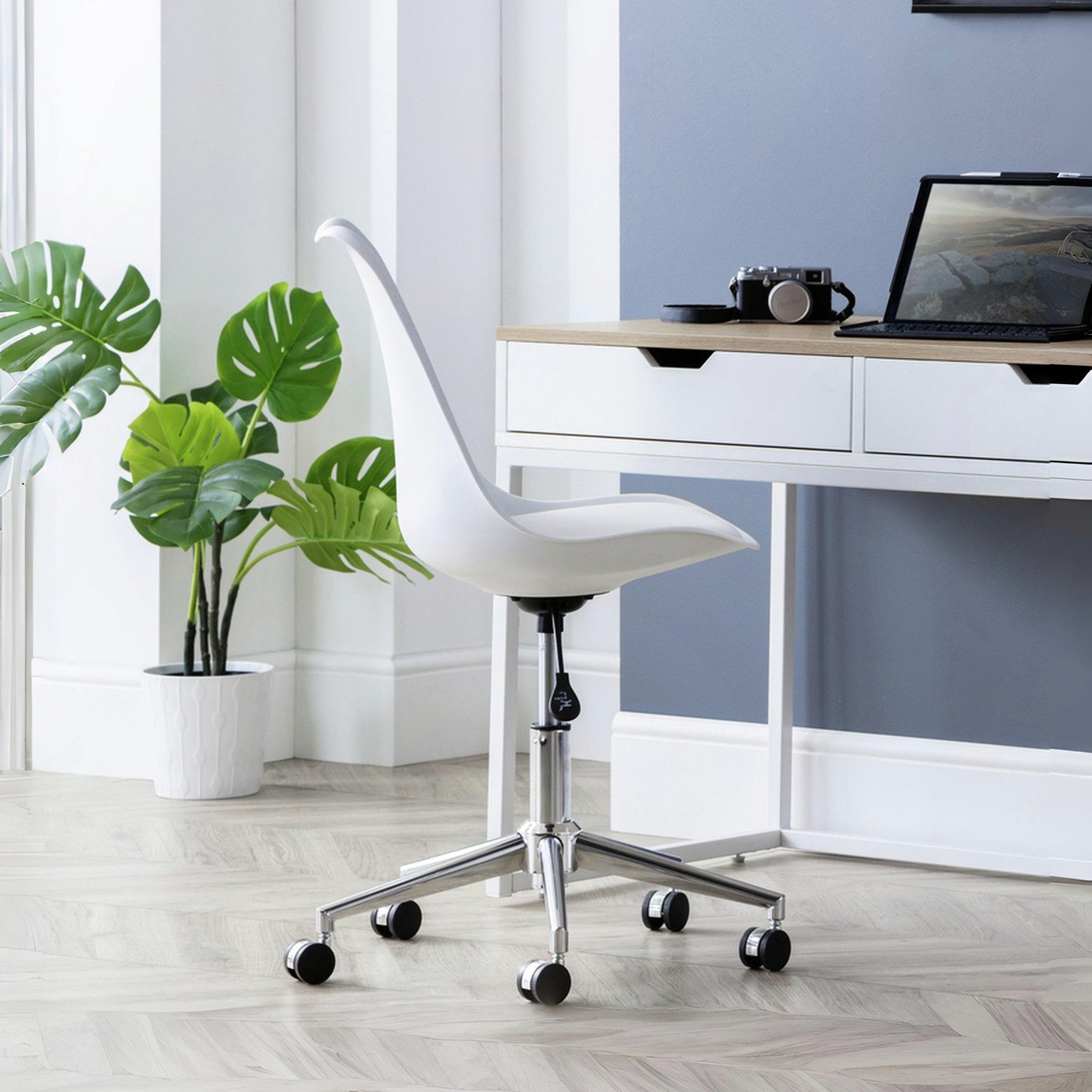 Julian Bowen Erika Plastic Office Chair - White