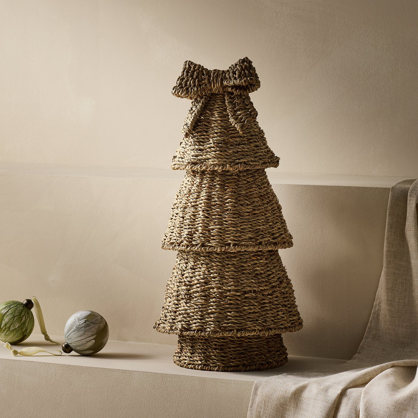 Argos Home Handcrafted Woven Natural Seagrass Standing Christmas Tree
