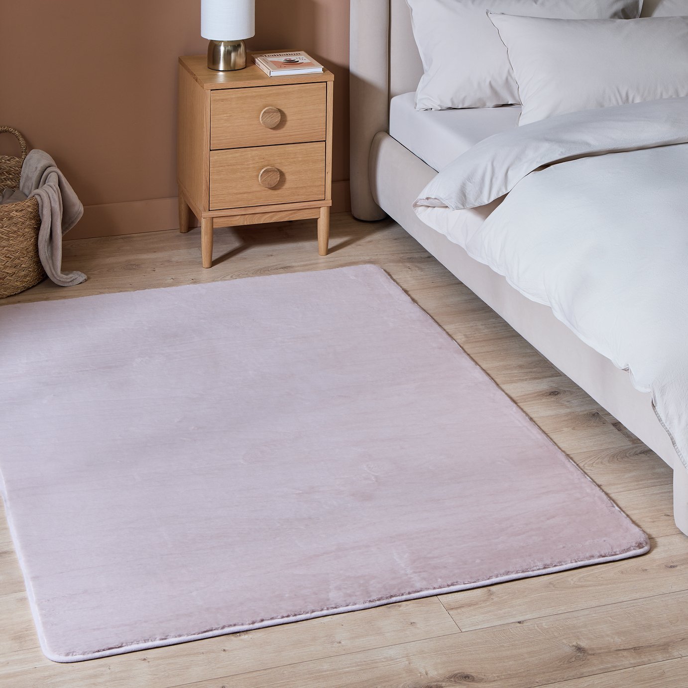 Argos Home Microplush Pink Short Pile Rug - 120x170cm