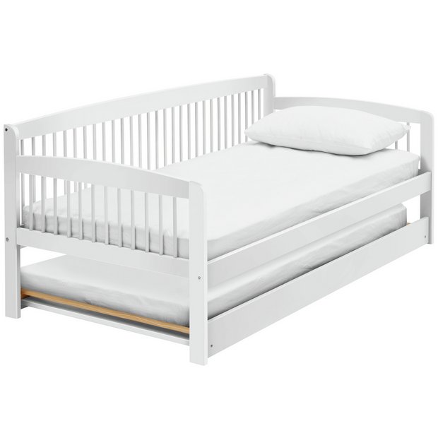 Short deals trundle bed