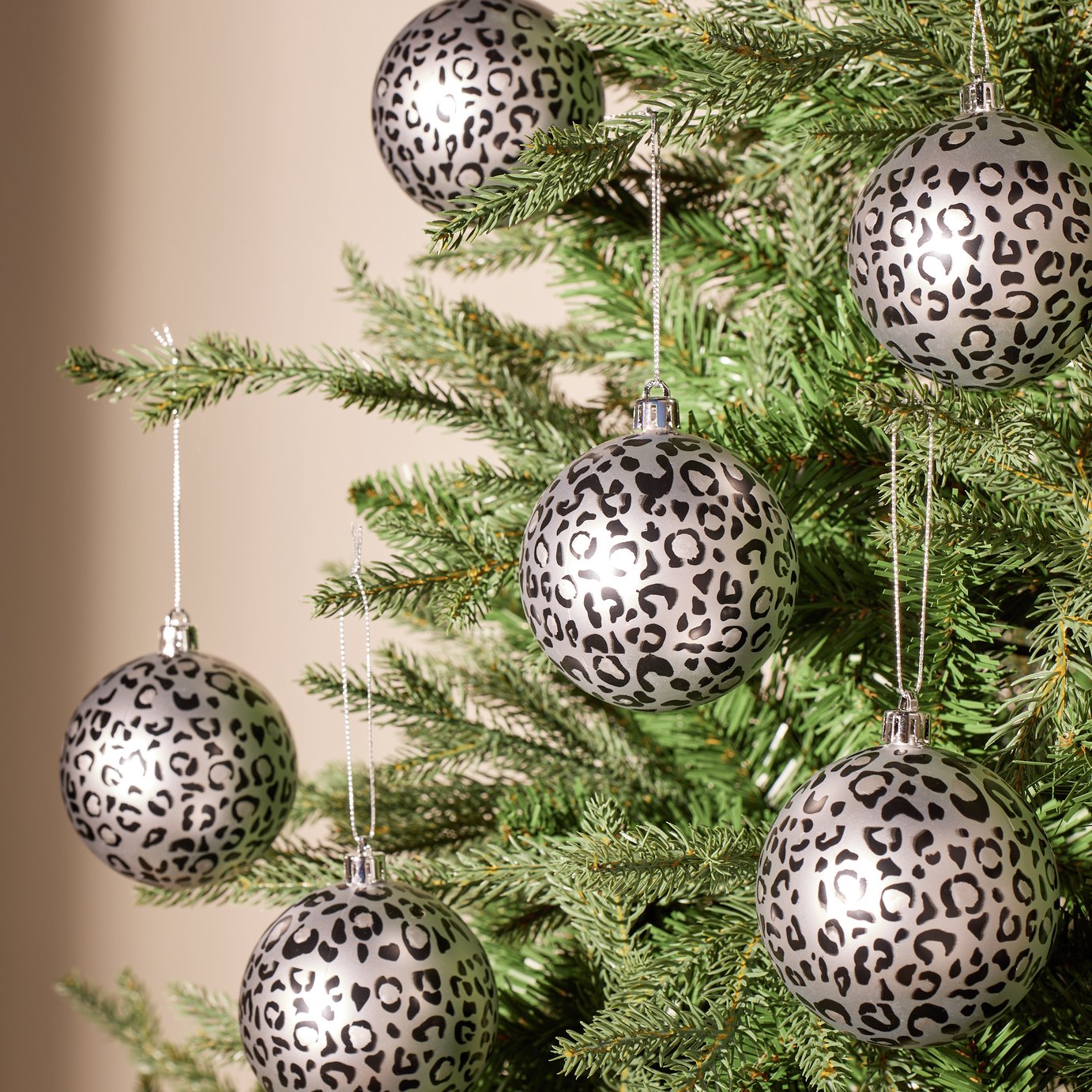 Argos Home Black Leopard Print Silver Christmas Baubles - Pack of 6
