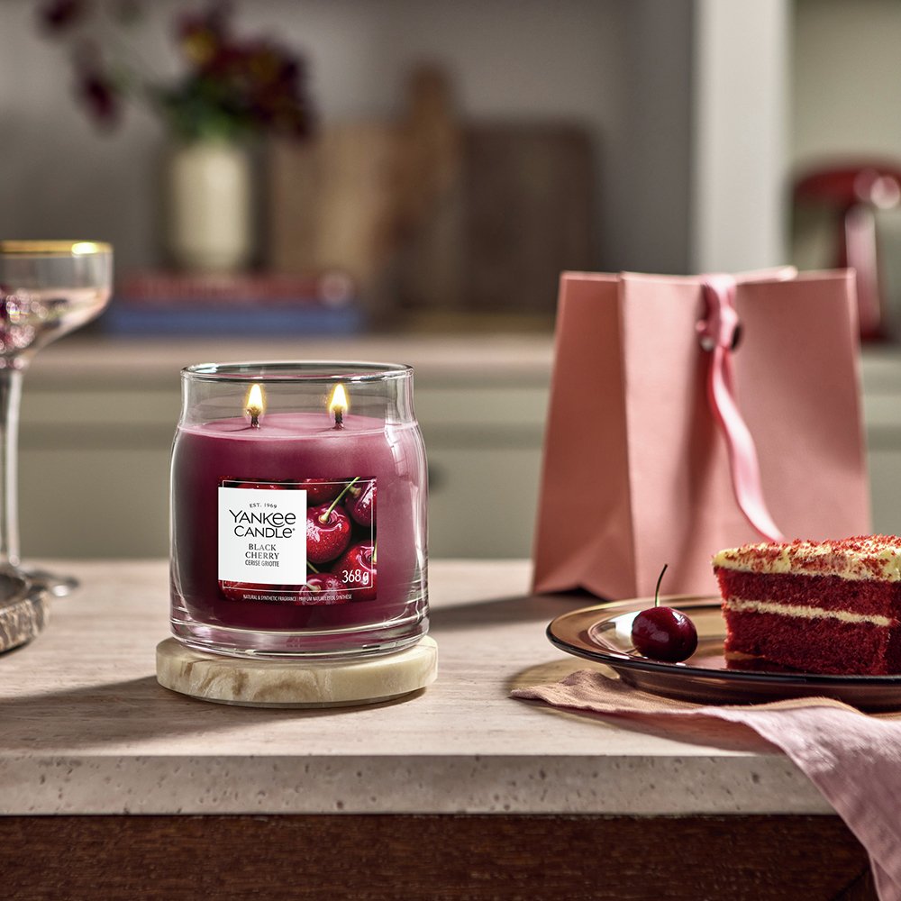 Yankee Candle Signature Medium Jar Candle - Black Cherry