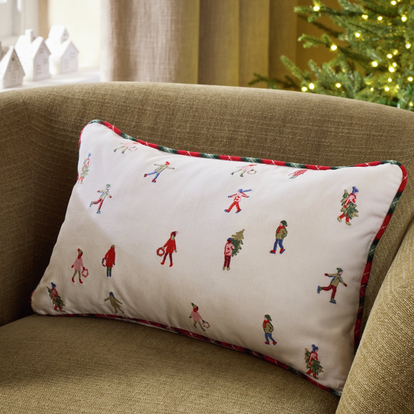 Argos Home Ski Scene Embroidered Cushion White - 50x30cm
