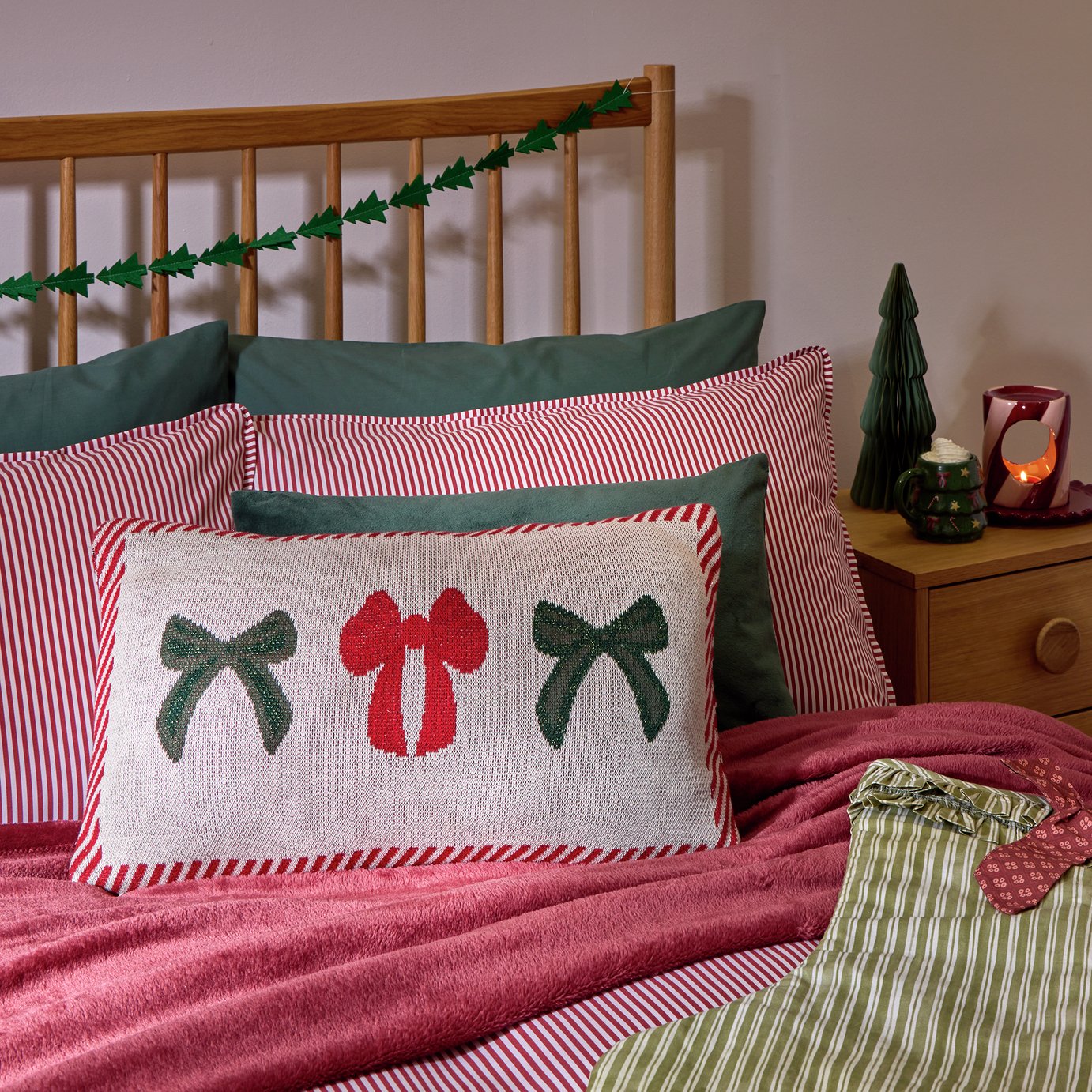 Argos Home Bows Knitted Cushion Ivory - 50x30cm