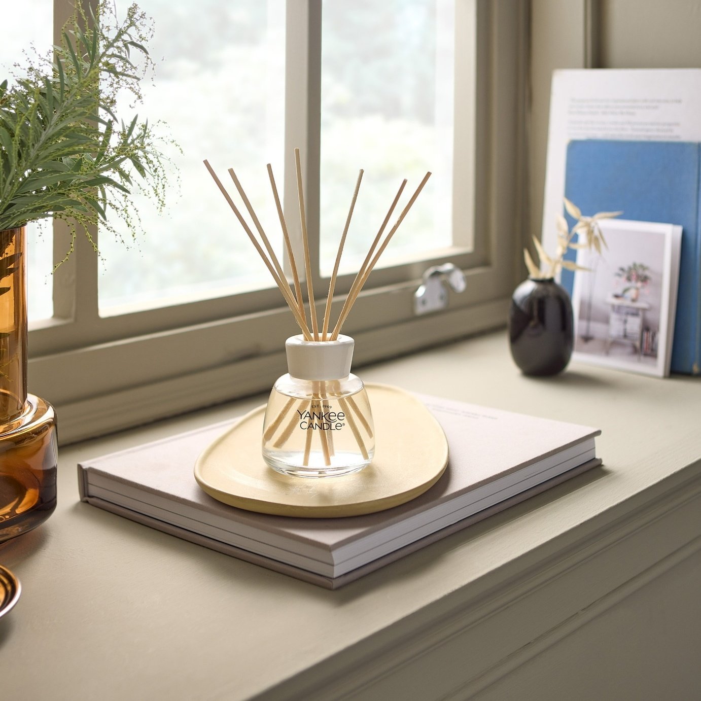Yankee Candle Signature 100ml Reed Diffuser Refill - Amber & Sandalwood