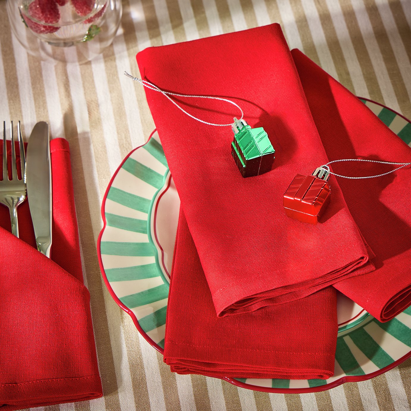Argos Home Set of 4 Napkins - Red